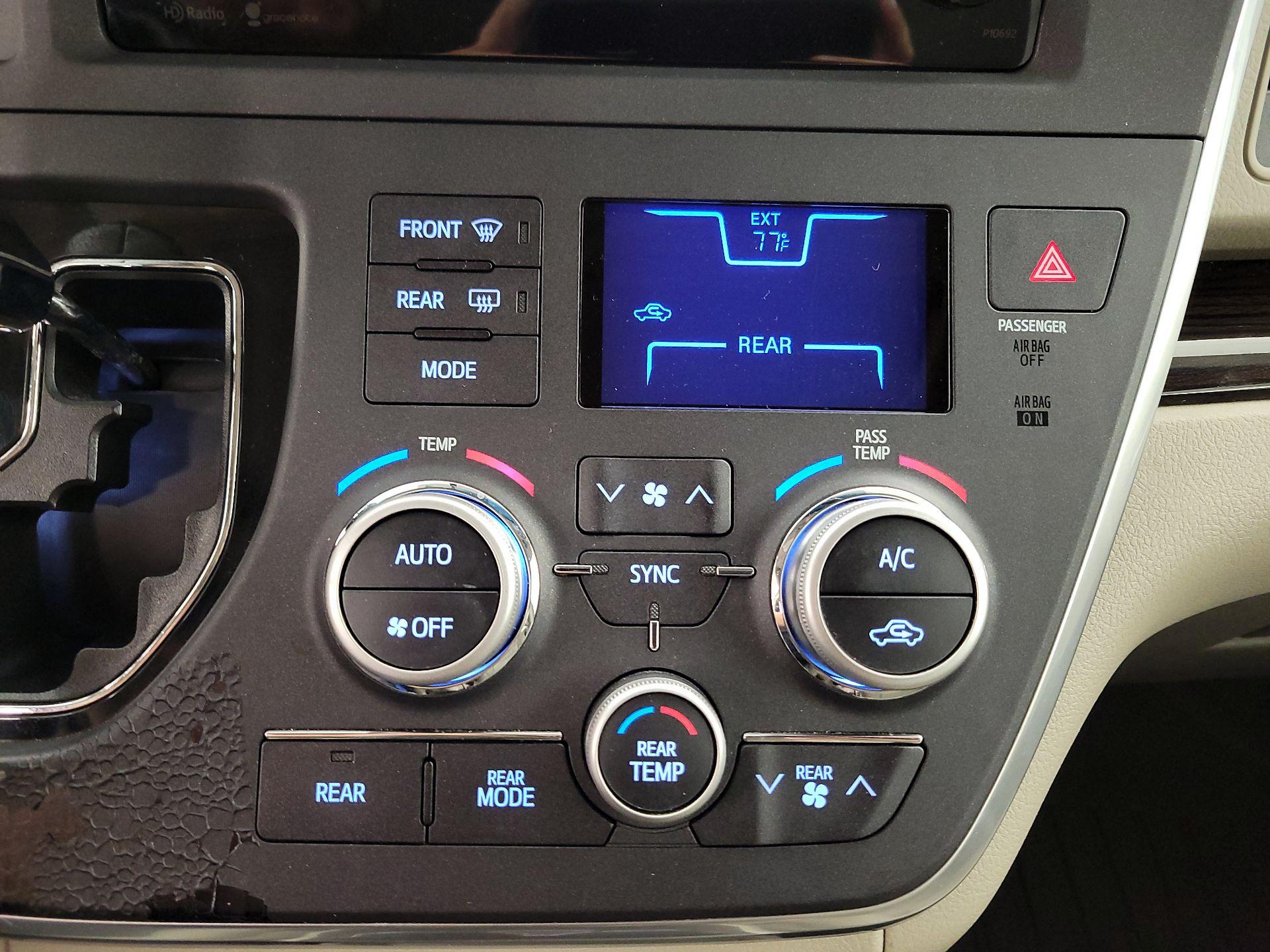 Thumbnail: 2015 Toyota Sienna - 16