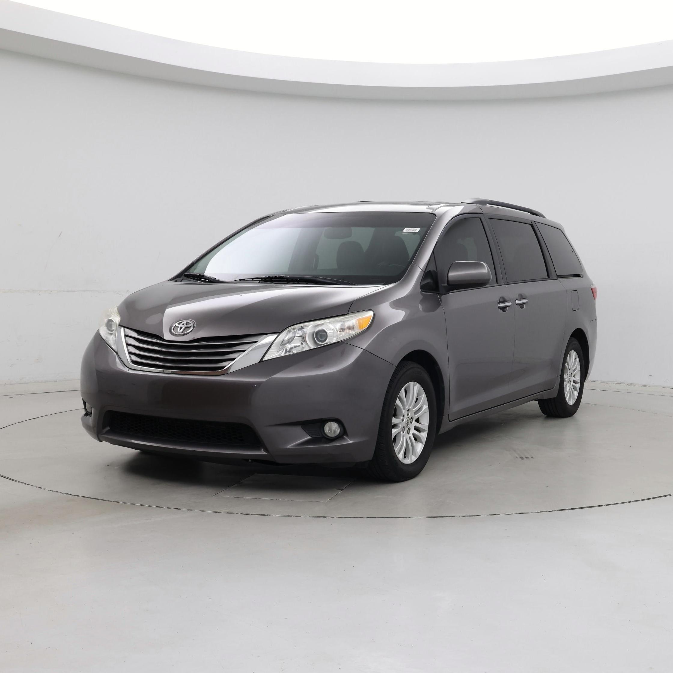 Thumbnail: 2015 Toyota Sienna - 4