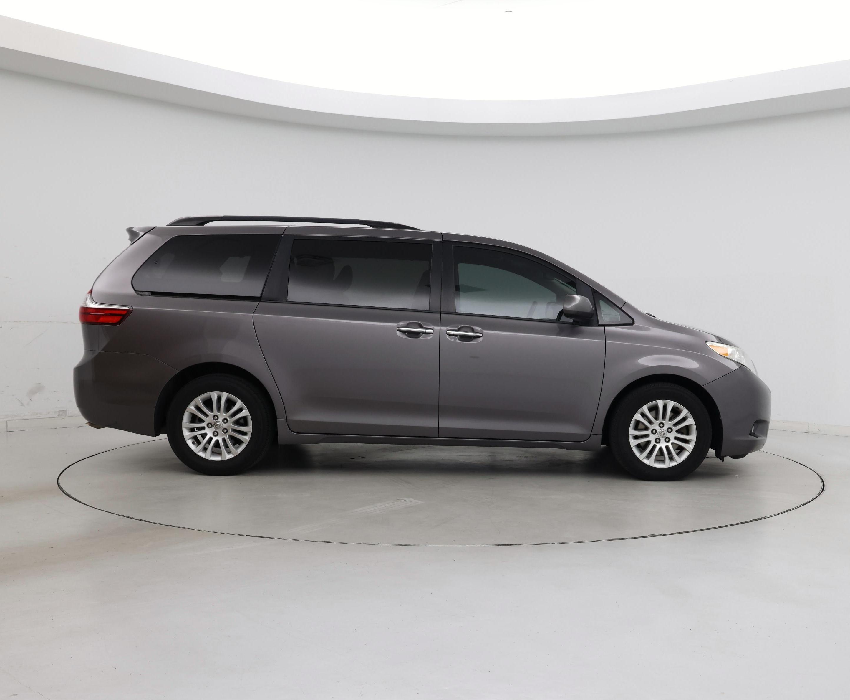 Thumbnail: 2015 Toyota Sienna - 7