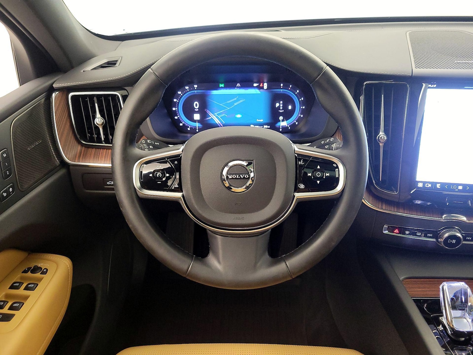 2025 Volvo XC60 Ultra - Photo 11