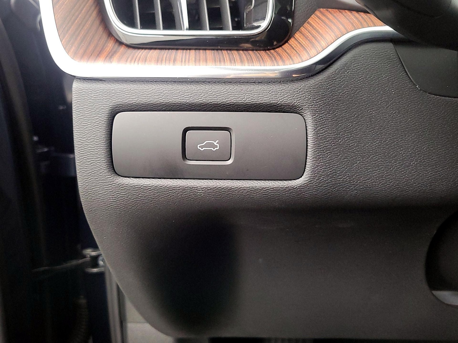2025 Volvo XC60 Ultra - Photo 14