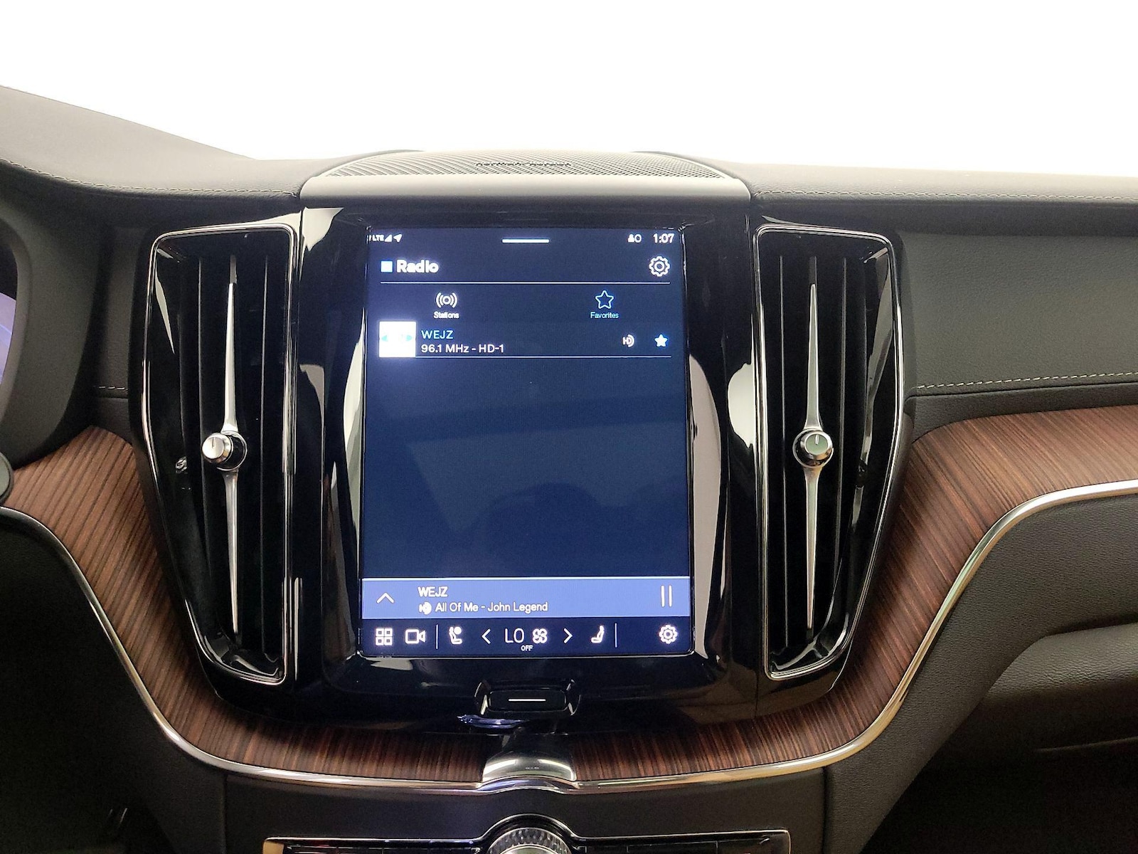 2025 Volvo XC60 Ultra - Photo 17