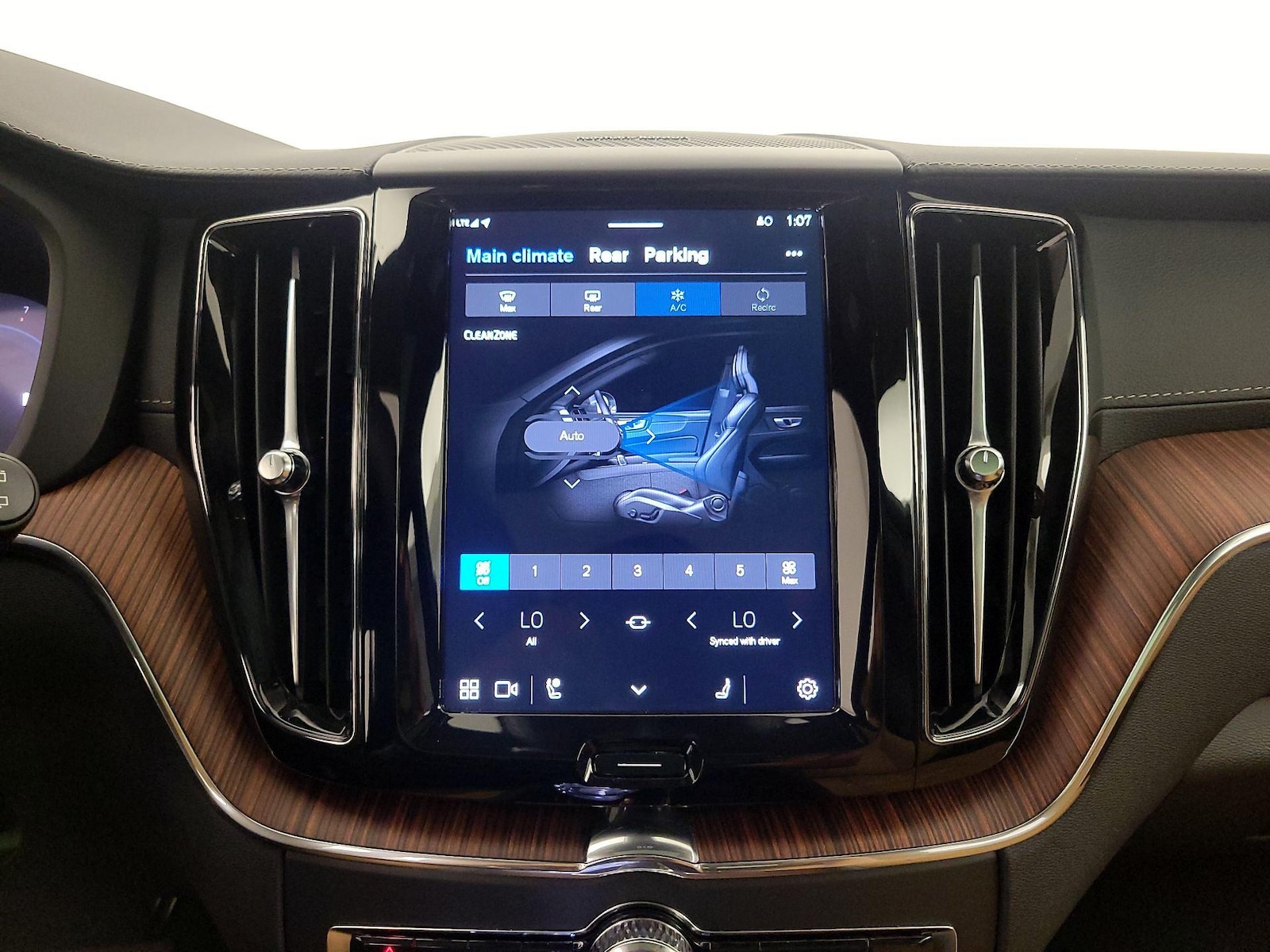 2025 Volvo XC60 Ultra - Photo 18