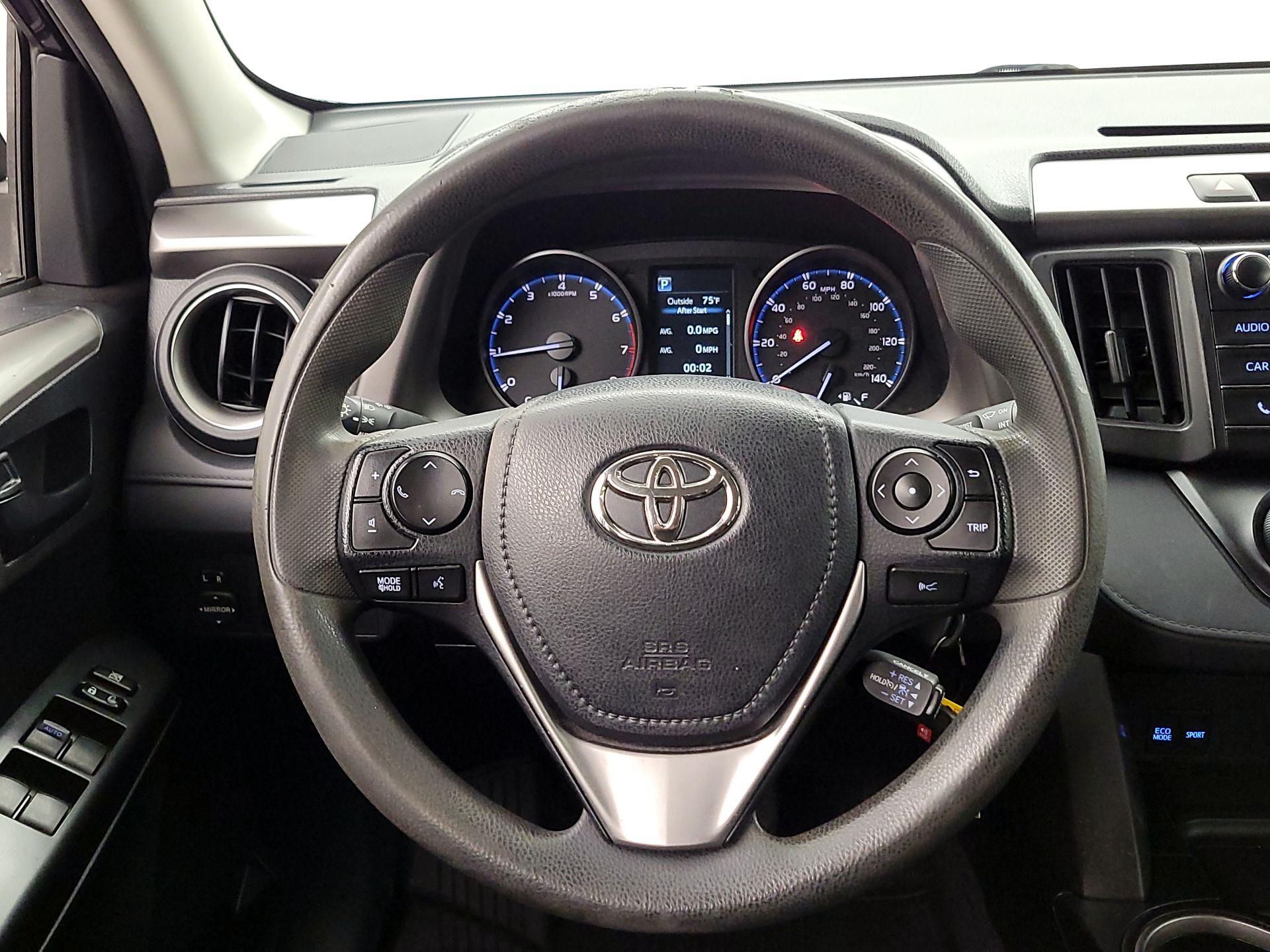 Thumbnail: 2017 Toyota RAV4 - 10