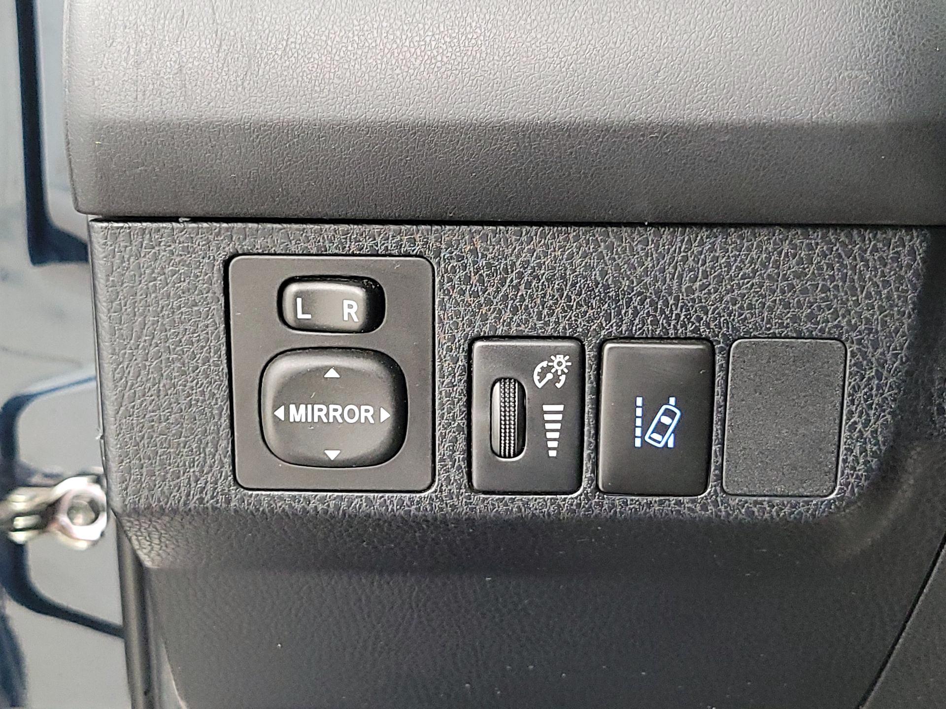 Thumbnail: 2017 Toyota RAV4 - 13