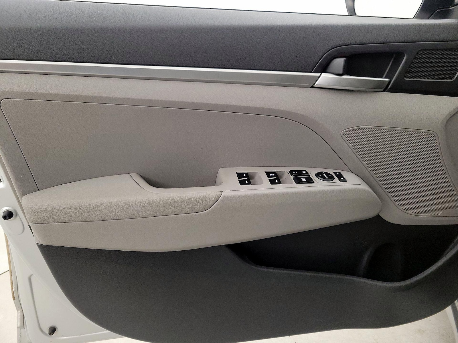 2019 Hyundai Elantra SE - Photo 13