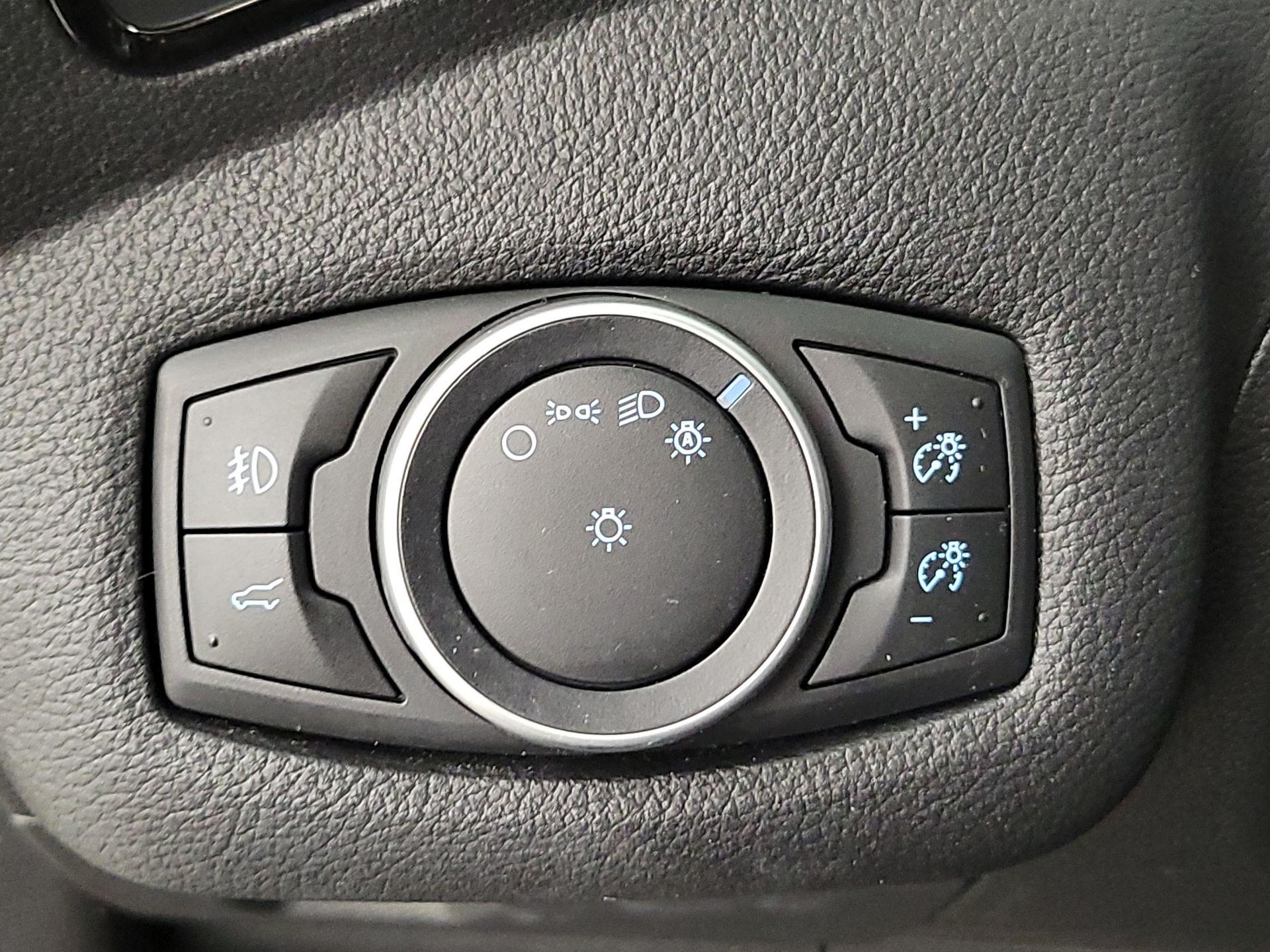 Thumbnail: 2017 Ford Escape - 13