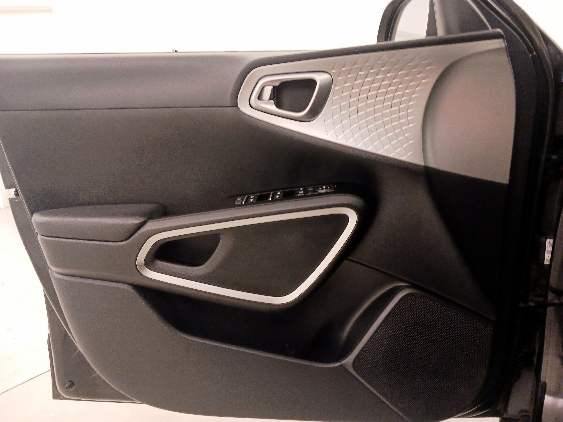 Thumbnail: 2021 Kia Soul - 12