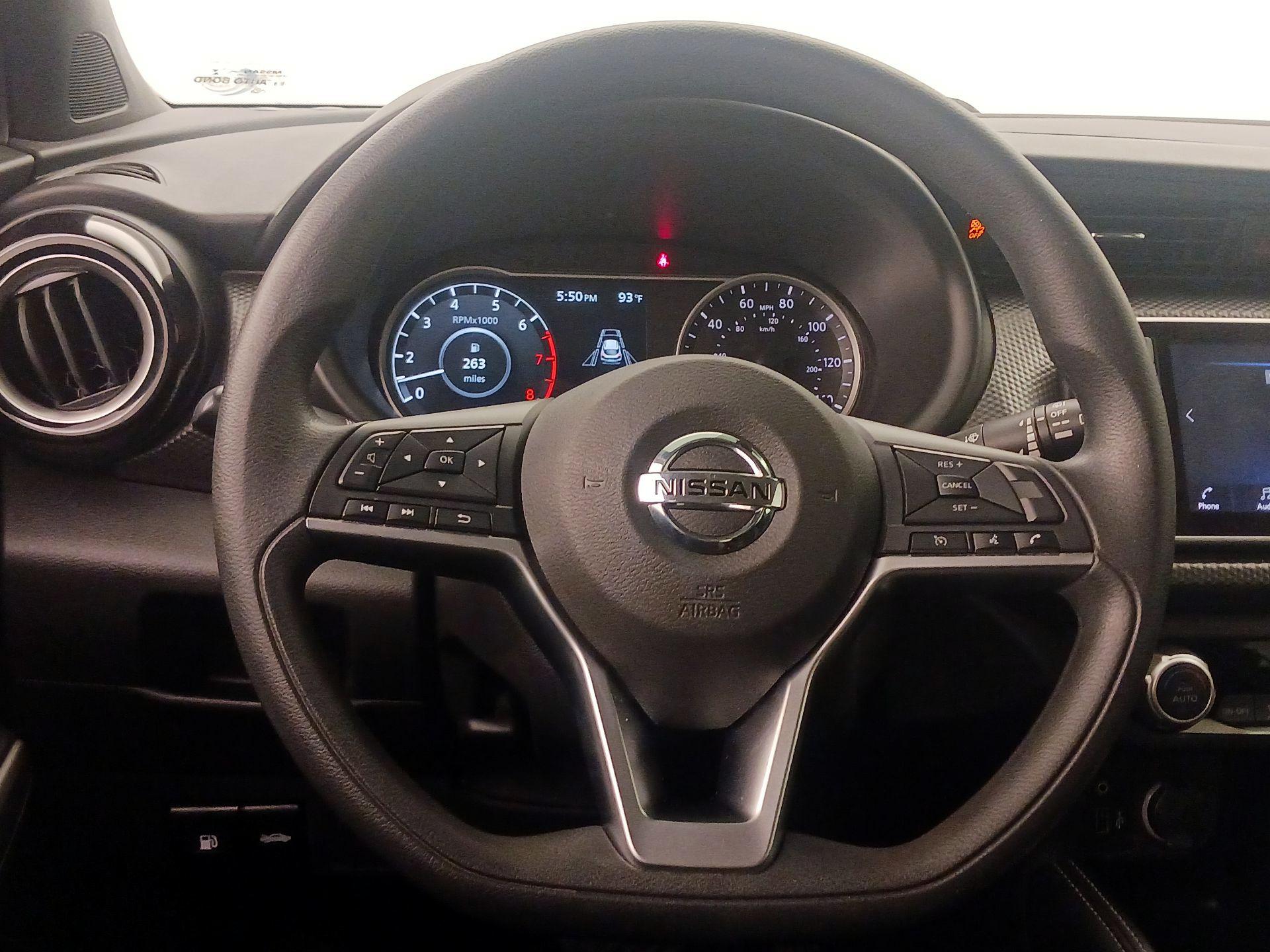 Thumbnail: 2020 Nissan Kicks - 10