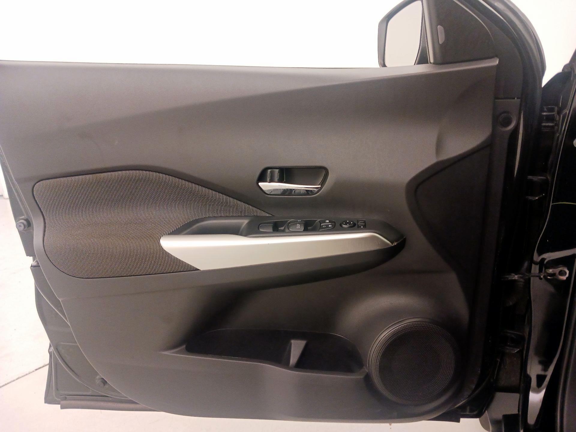 Thumbnail: 2020 Nissan Kicks - 12