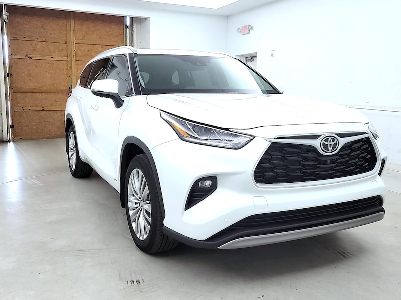2025 Toyota Highlander Hybrid Platinum