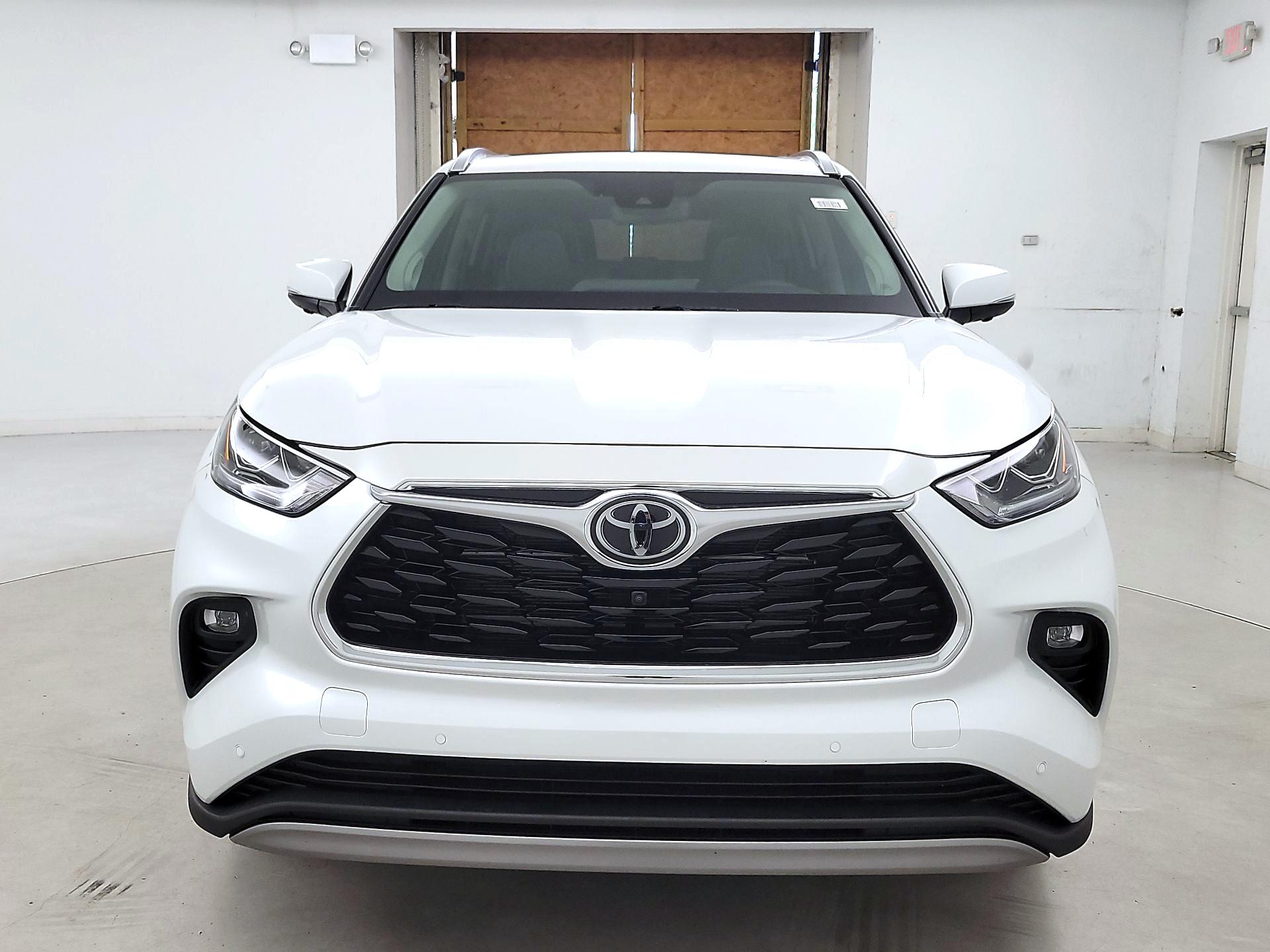 Thumbnail: 2025 Toyota Highlander - 2