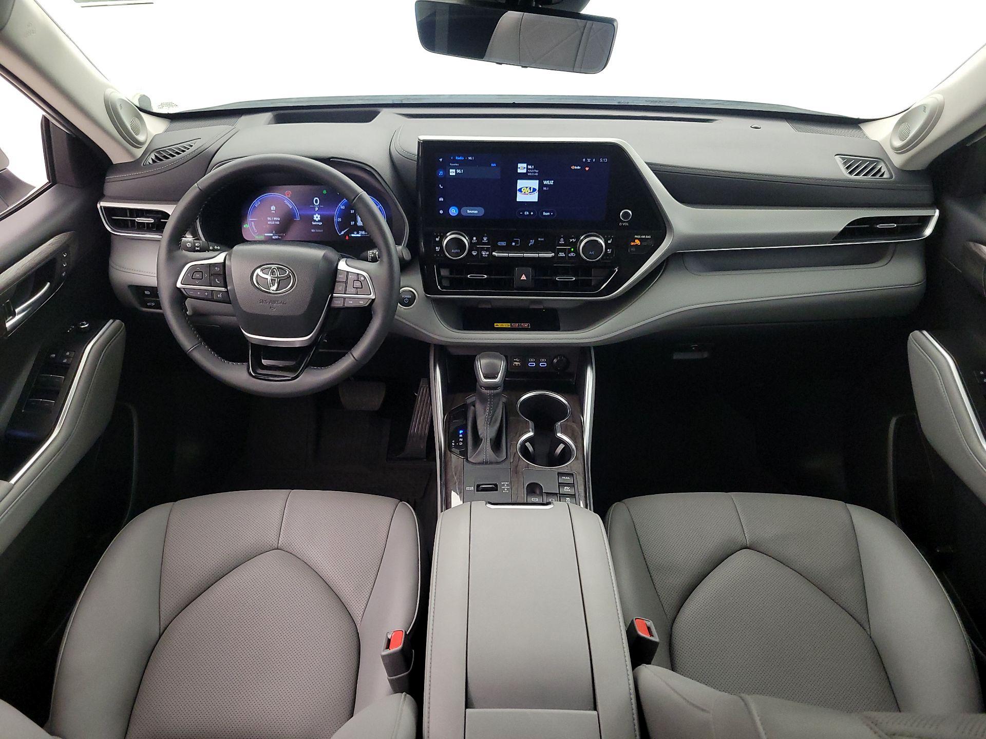 Thumbnail: 2025 Toyota Highlander - 8