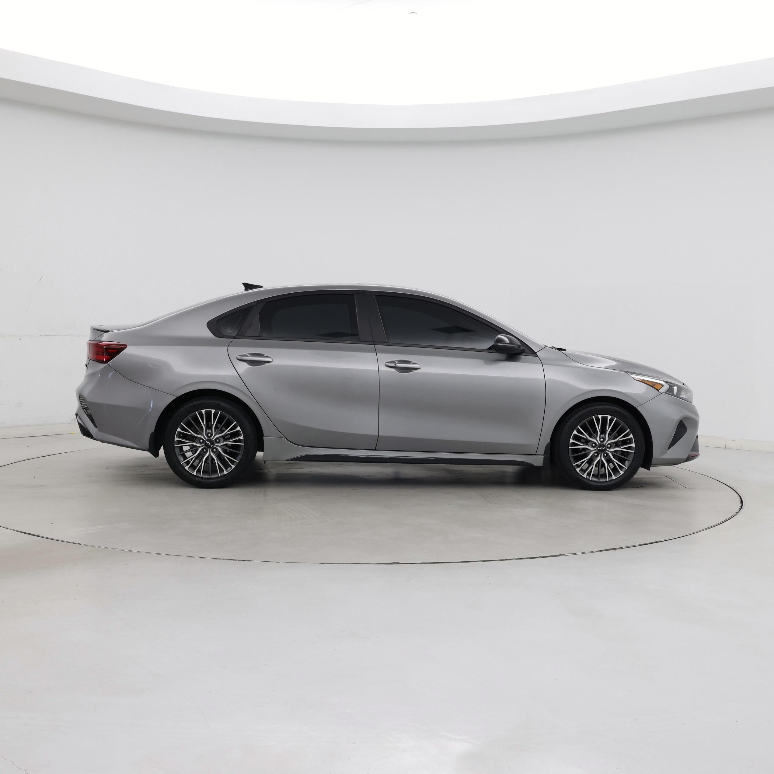 Thumbnail: 2022 Kia Forte - 7