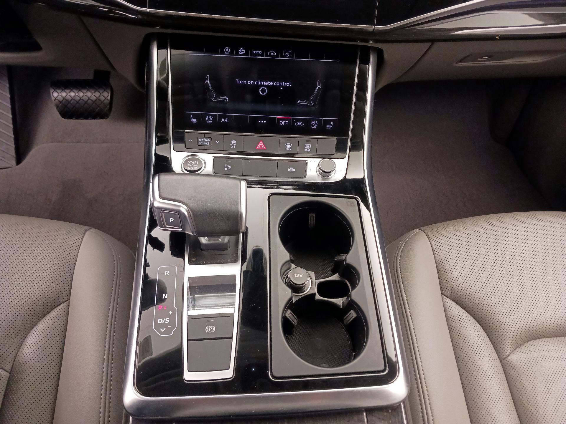 Thumbnail: 2022 Audi Q7 - 18
