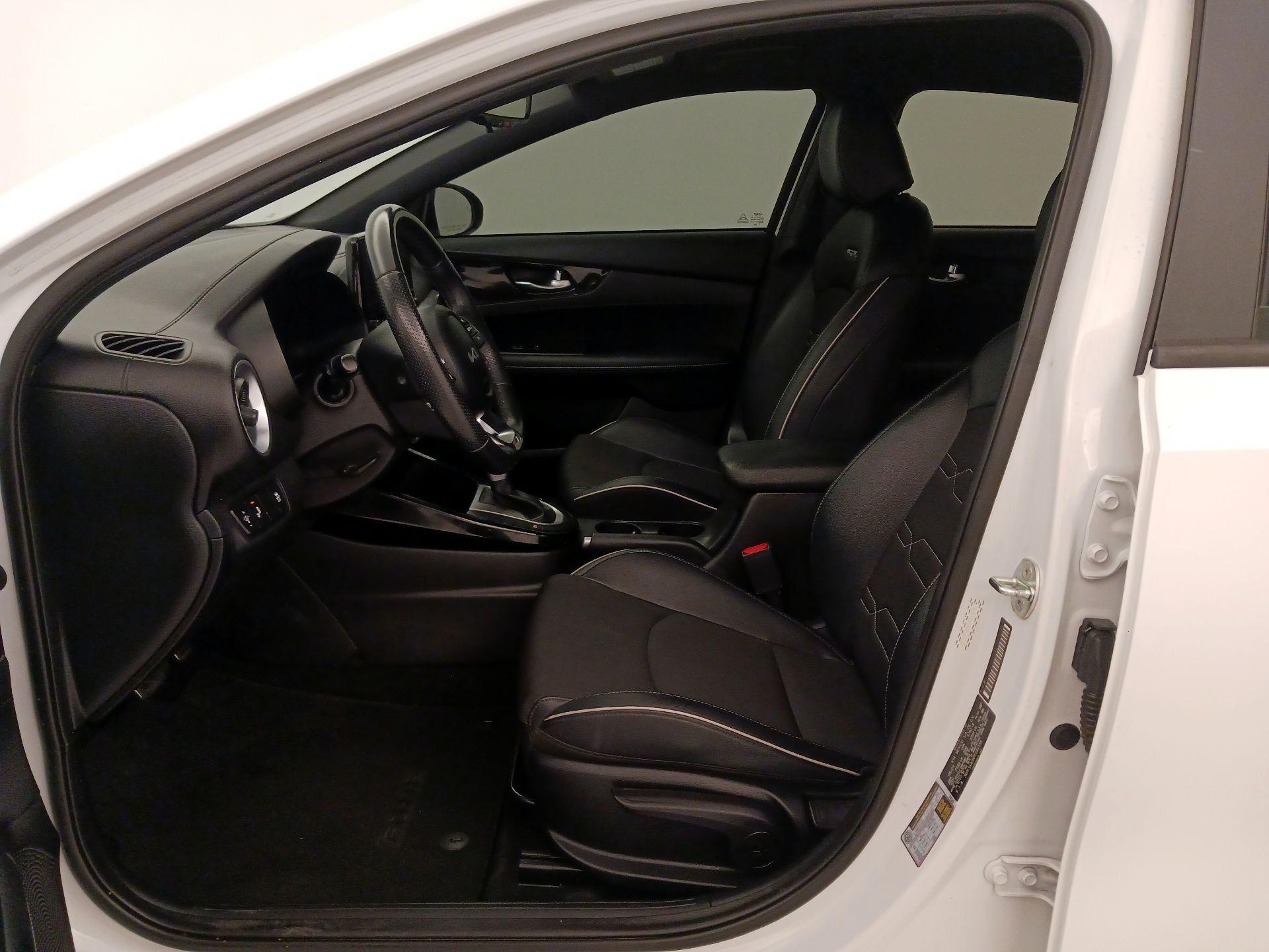 Thumbnail: 2023 Kia Forte - 11