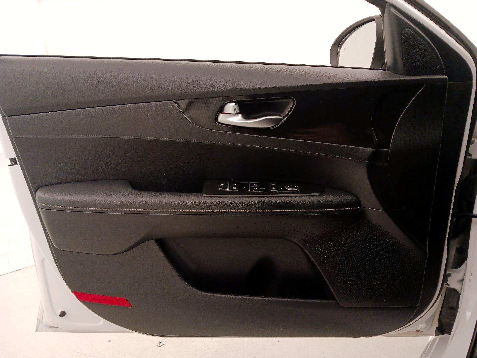 Thumbnail: 2023 Kia Forte - 12