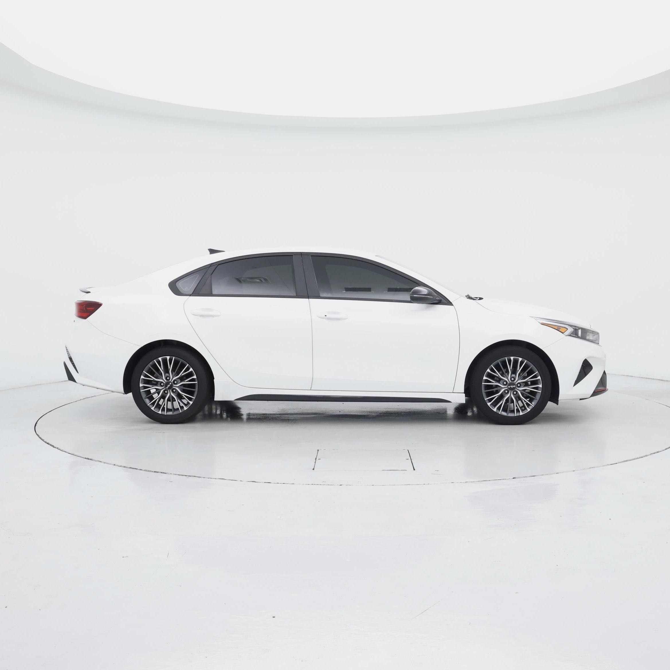 Thumbnail: 2023 Kia Forte - 7