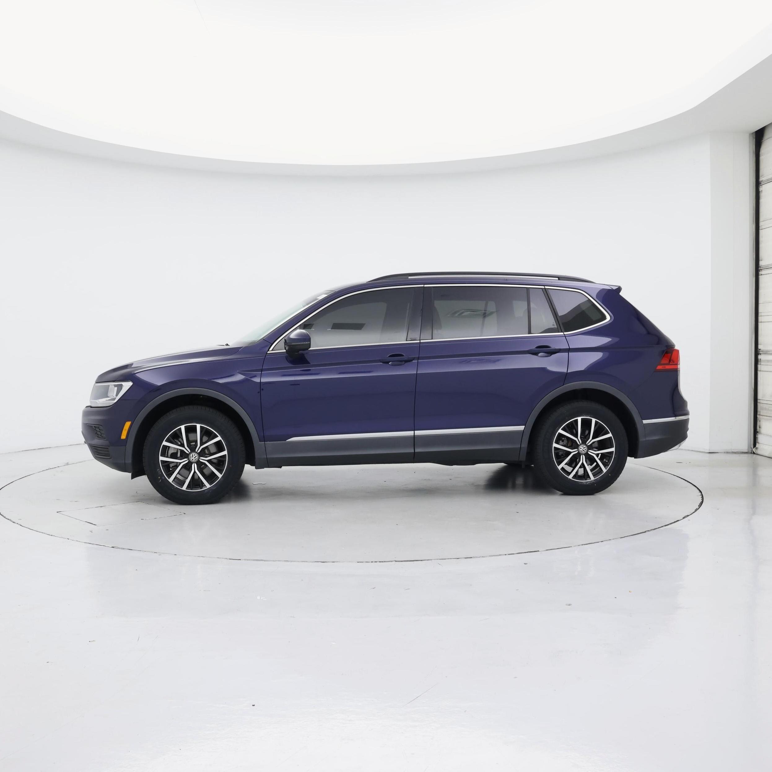 Thumbnail: 2021 Volkswagen Tiguan - 3