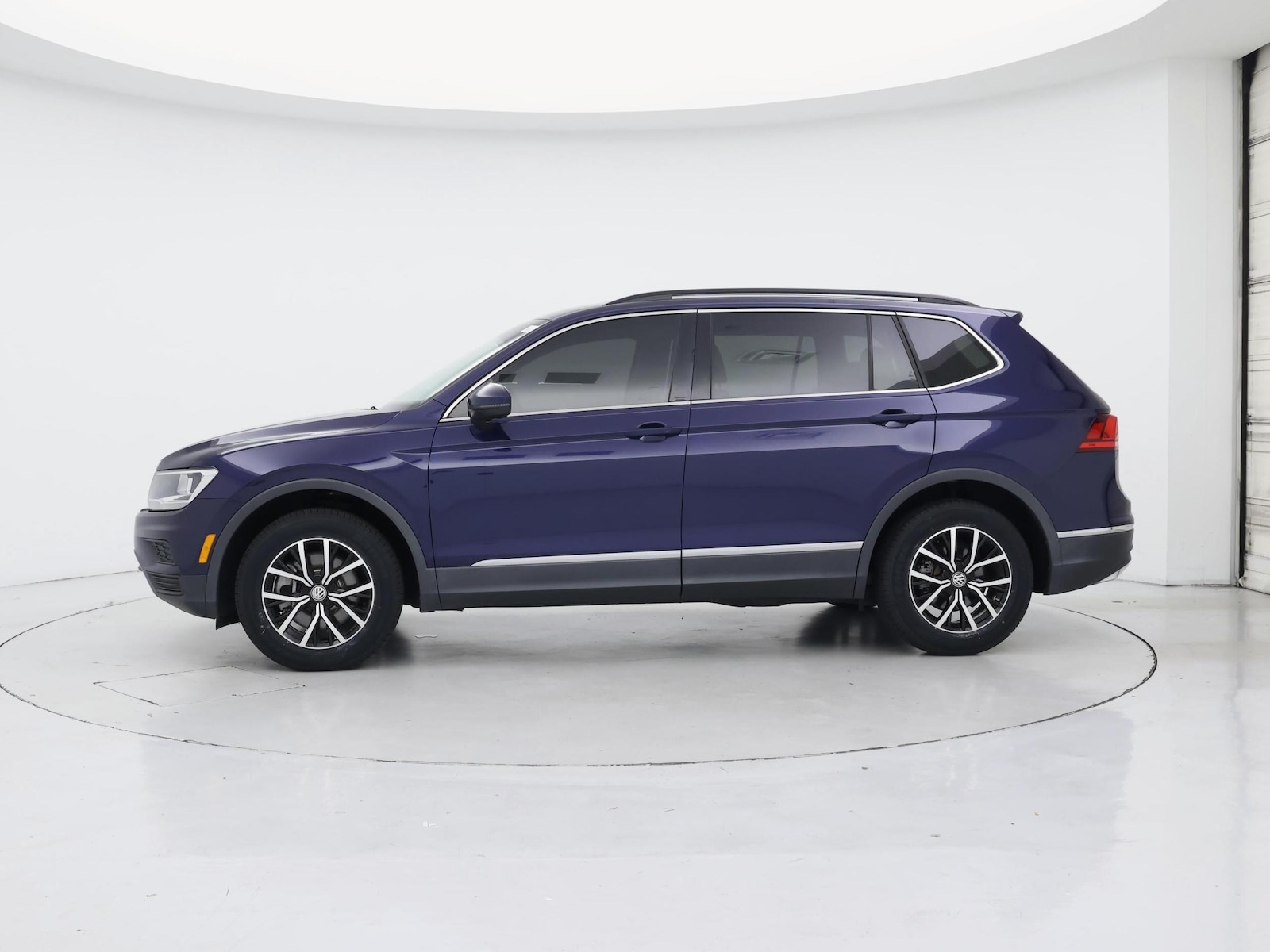 2021 Volkswagen Tiguan SE - Photo 4