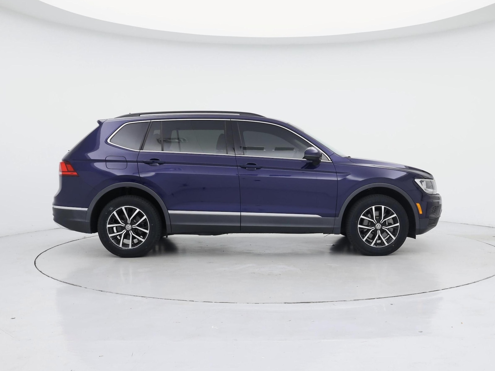 2021 Volkswagen Tiguan SE - Photo 8