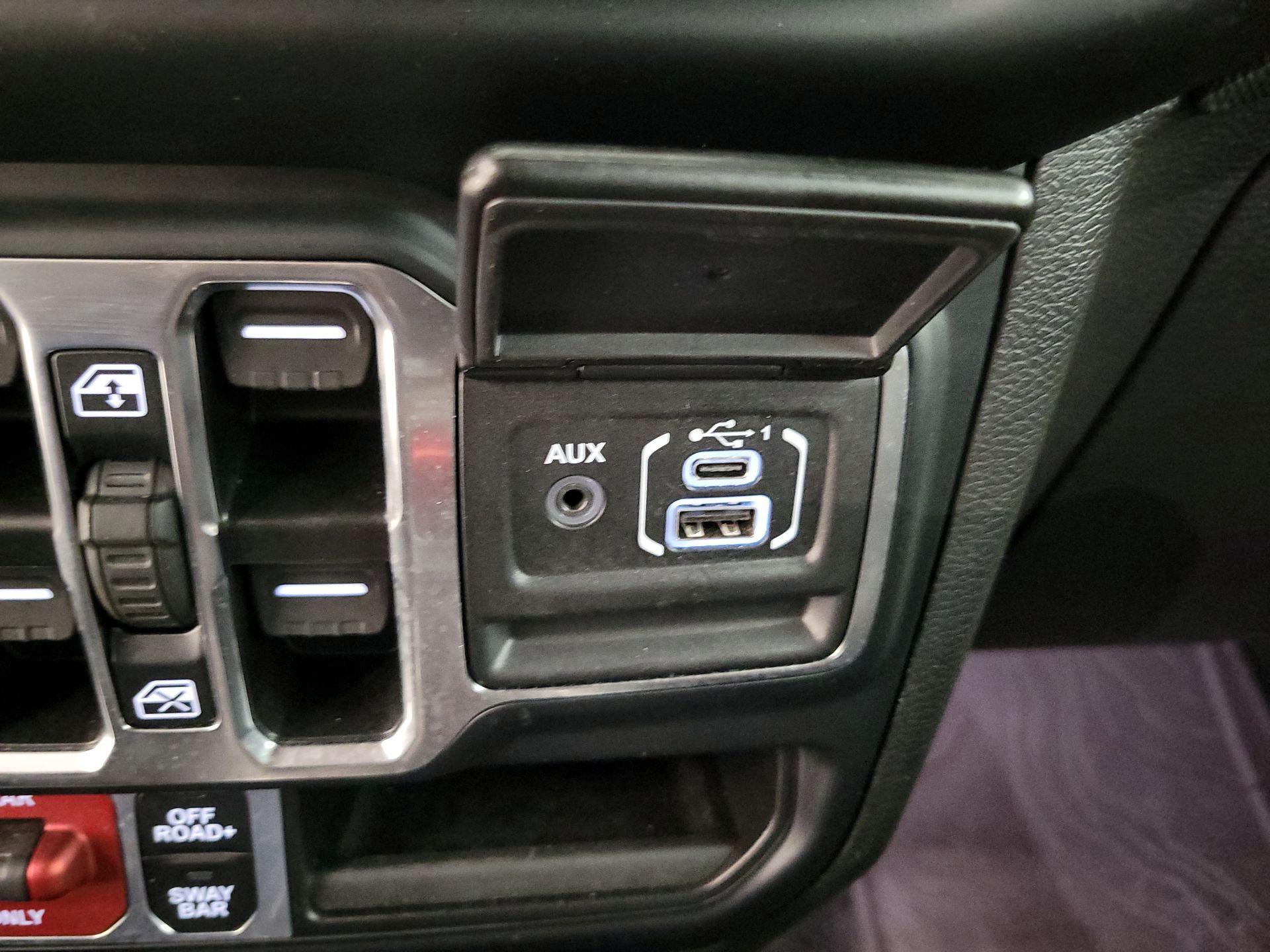 Thumbnail: 2023 Jeep Gladiator - 16