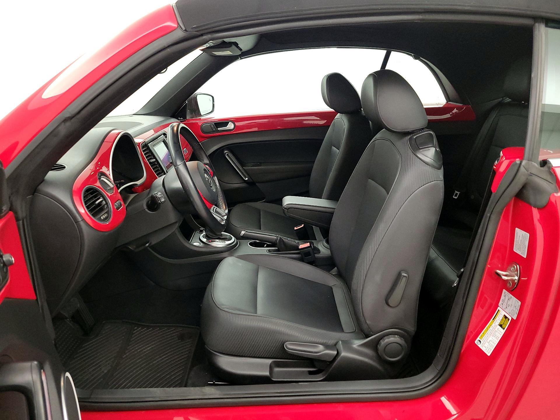 Thumbnail: 2015 Volkswagen Beetle - 11