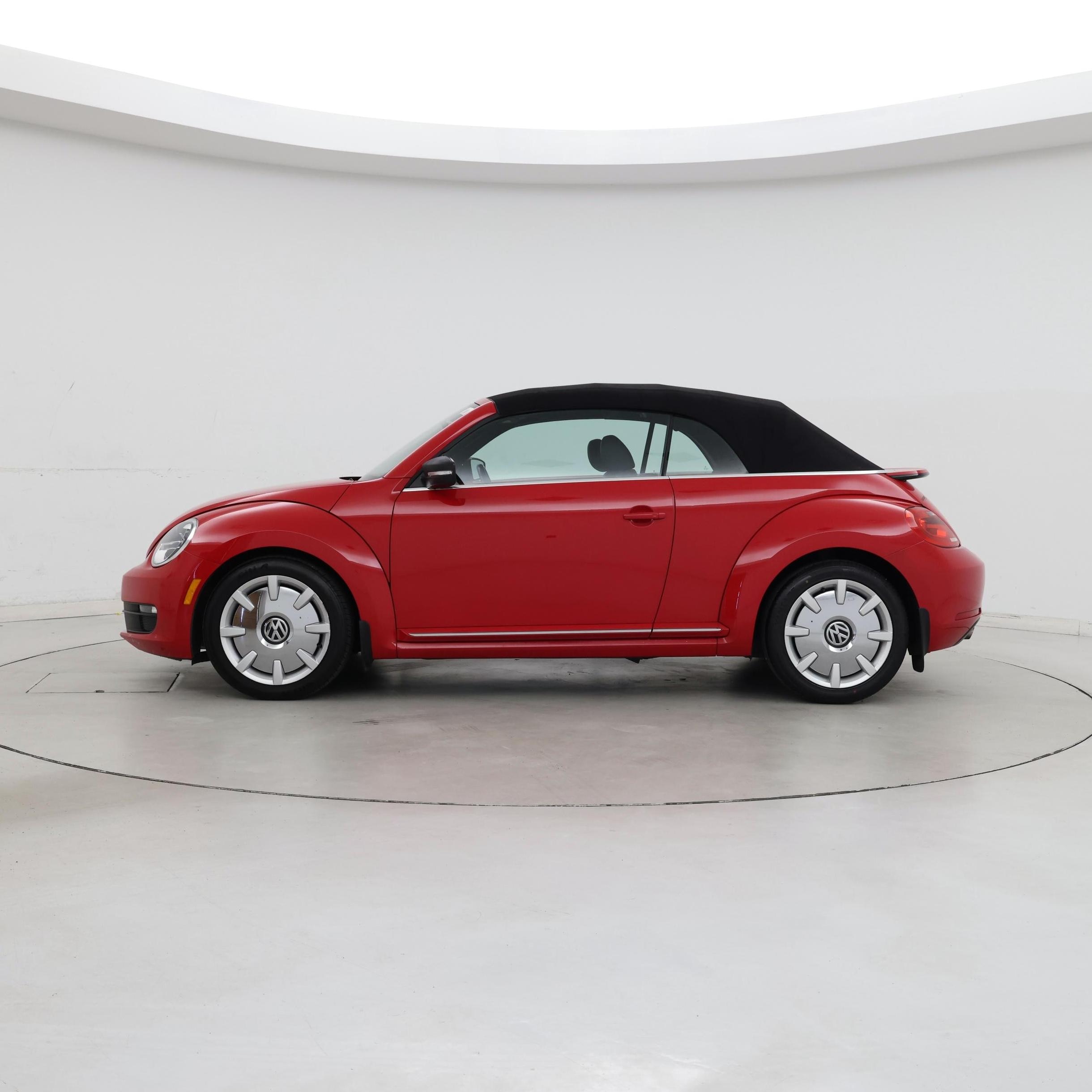 Thumbnail: 2015 Volkswagen Beetle - 3