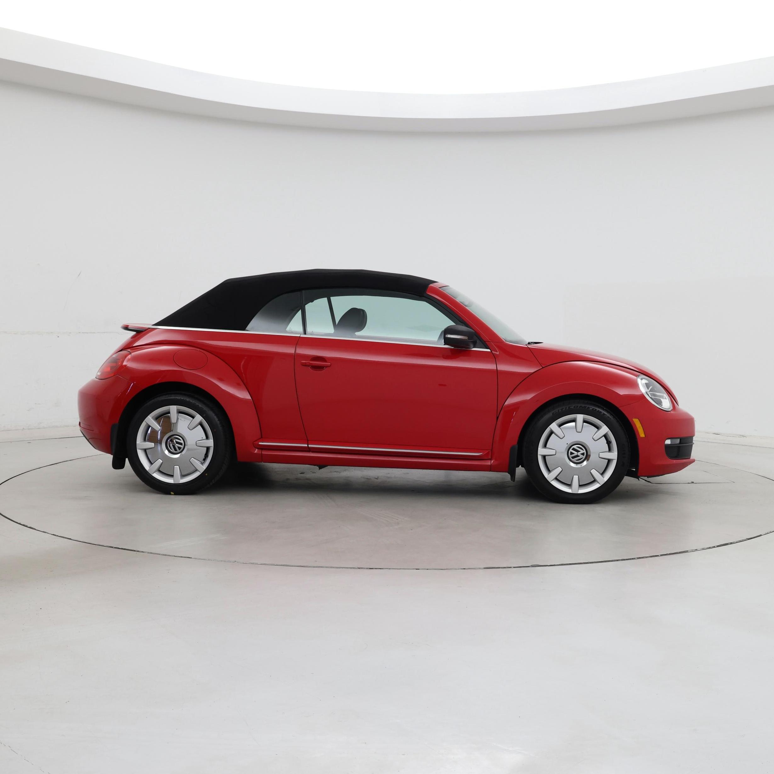 Thumbnail: 2015 Volkswagen Beetle - 7
