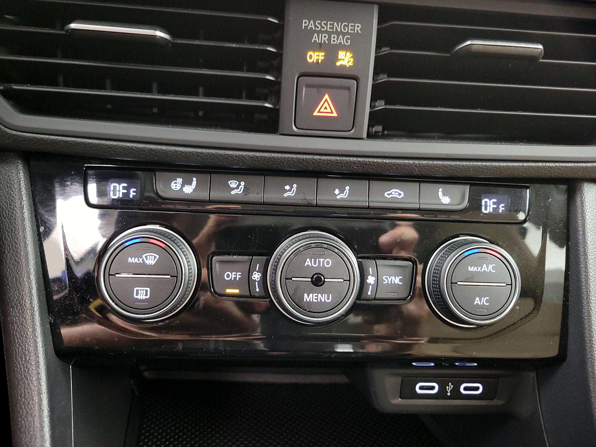 Thumbnail: 2021 Volkswagen Jetta - 16