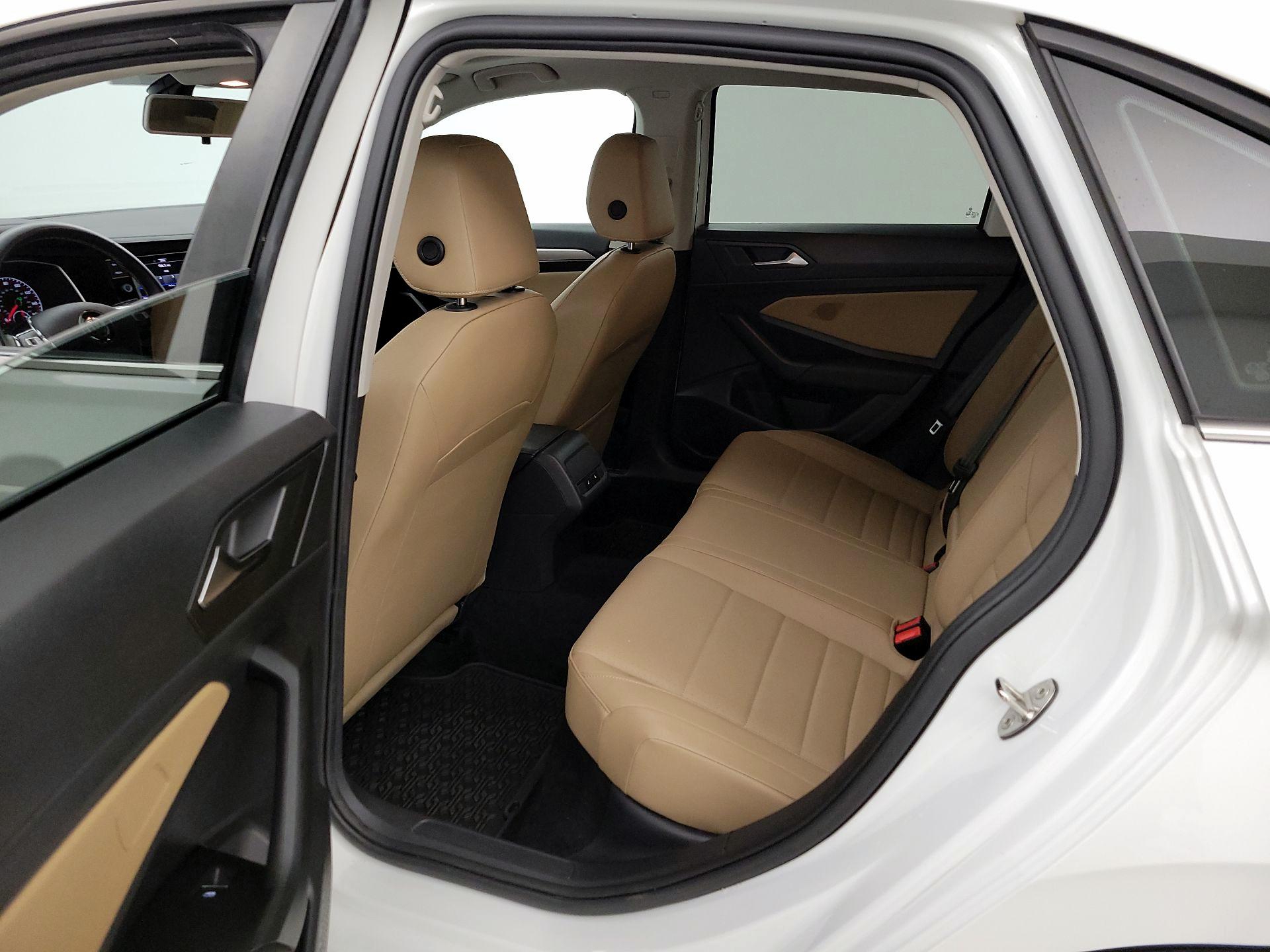 Thumbnail: 2021 Volkswagen Jetta - 20