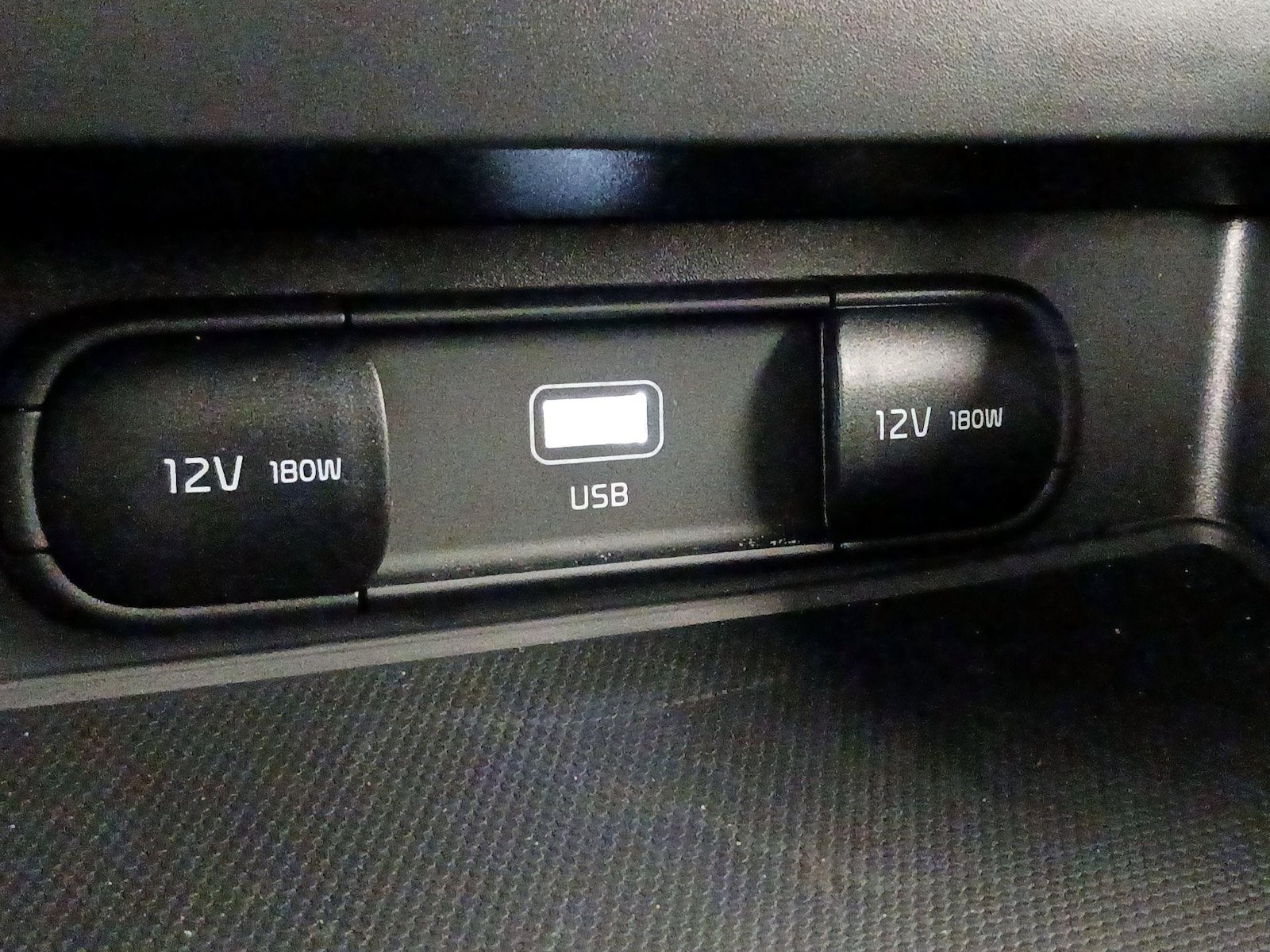 2024 Kia Soul LX - Photo 19