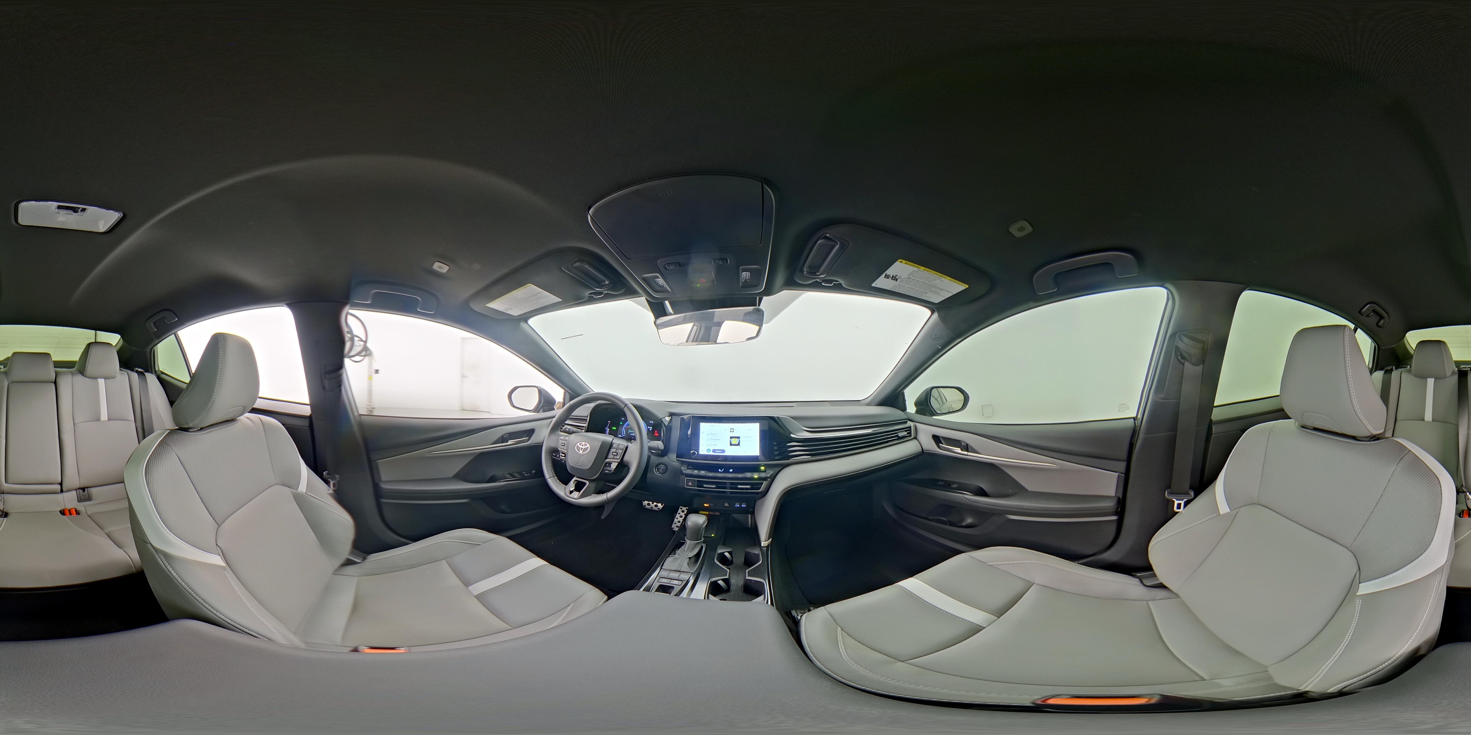 2025 Toyota Camry SE - Photo 24