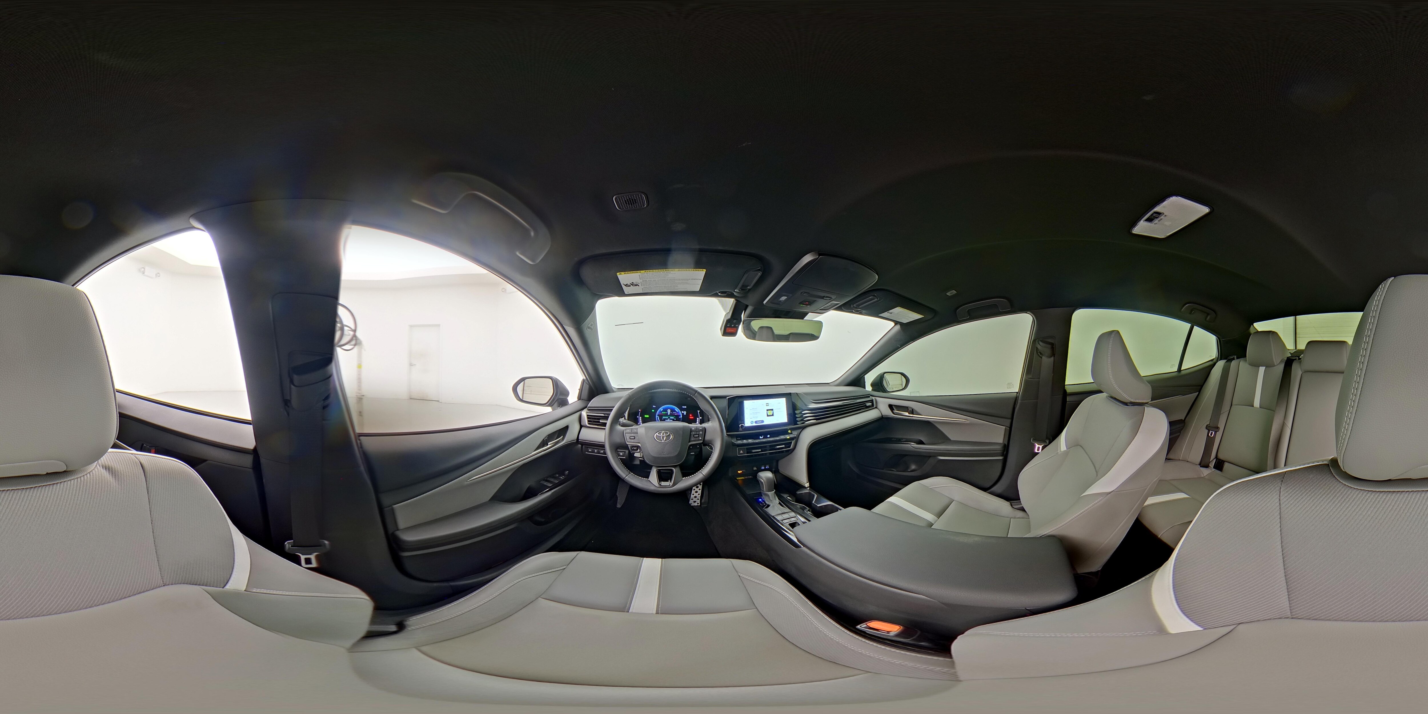 2025 Toyota Camry SE - Photo 26