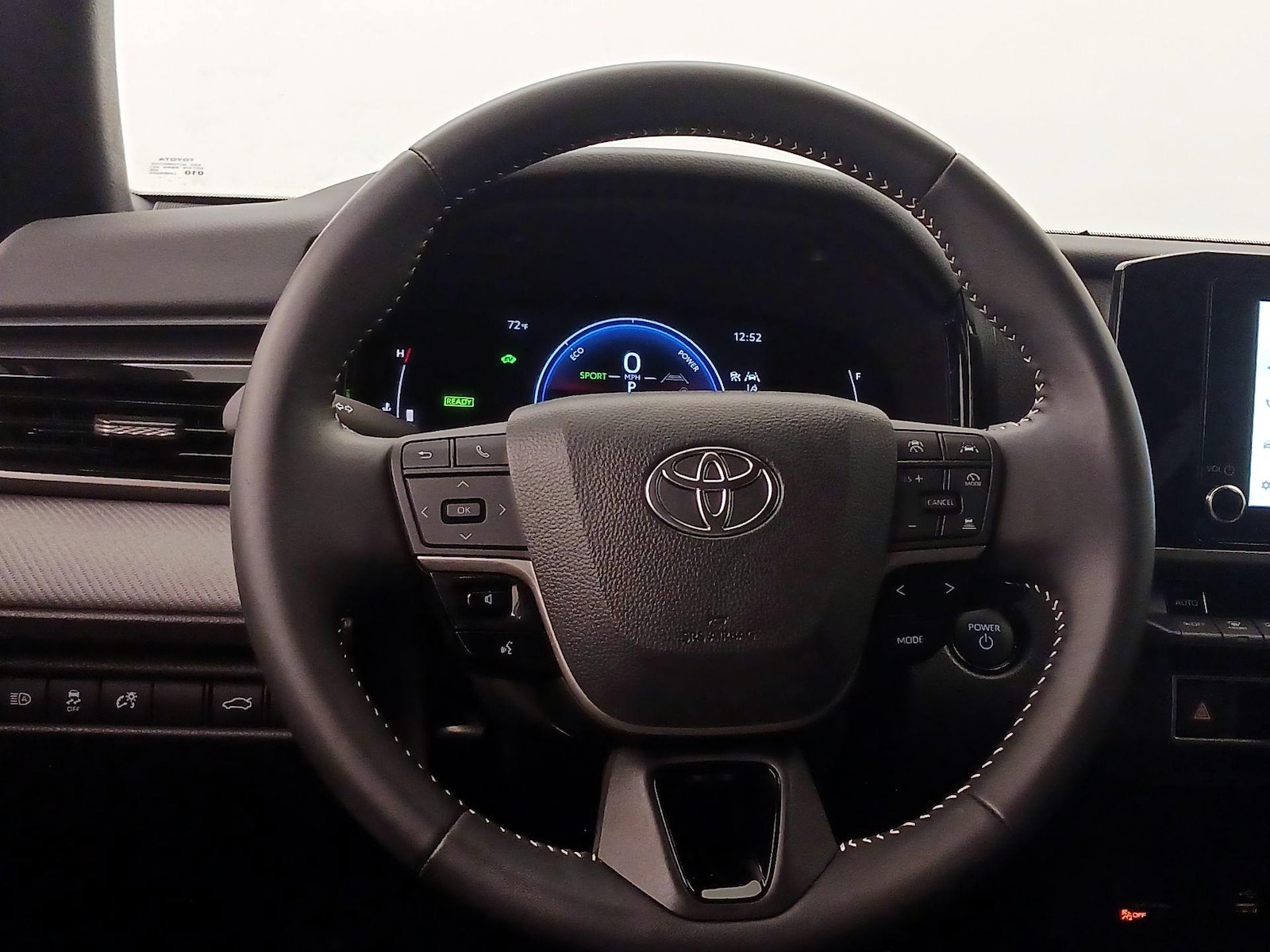 2025 Toyota Camry SE - Photo 11