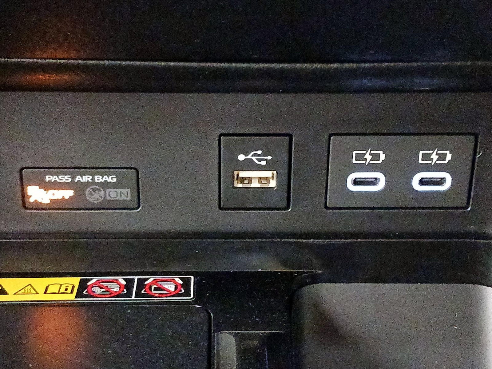 2025 Toyota Camry SE - Photo 19