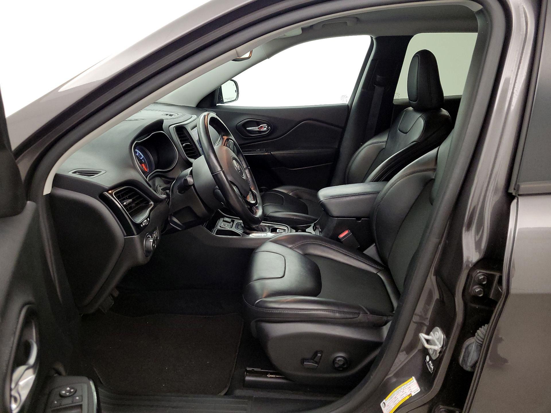 Thumbnail: 2021 Jeep Cherokee - 11
