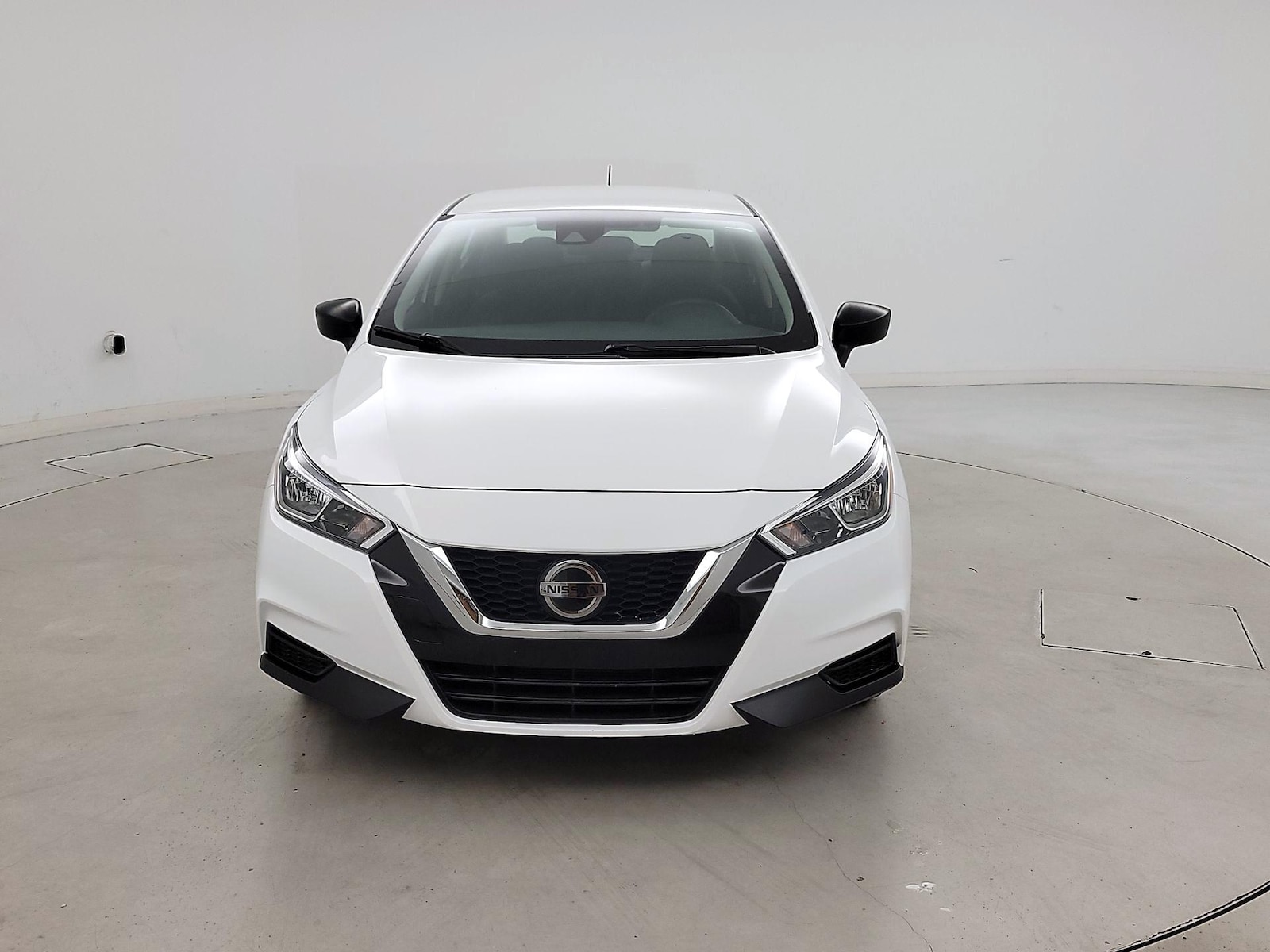 2022 Nissan Versa Sedan S - Photo 2