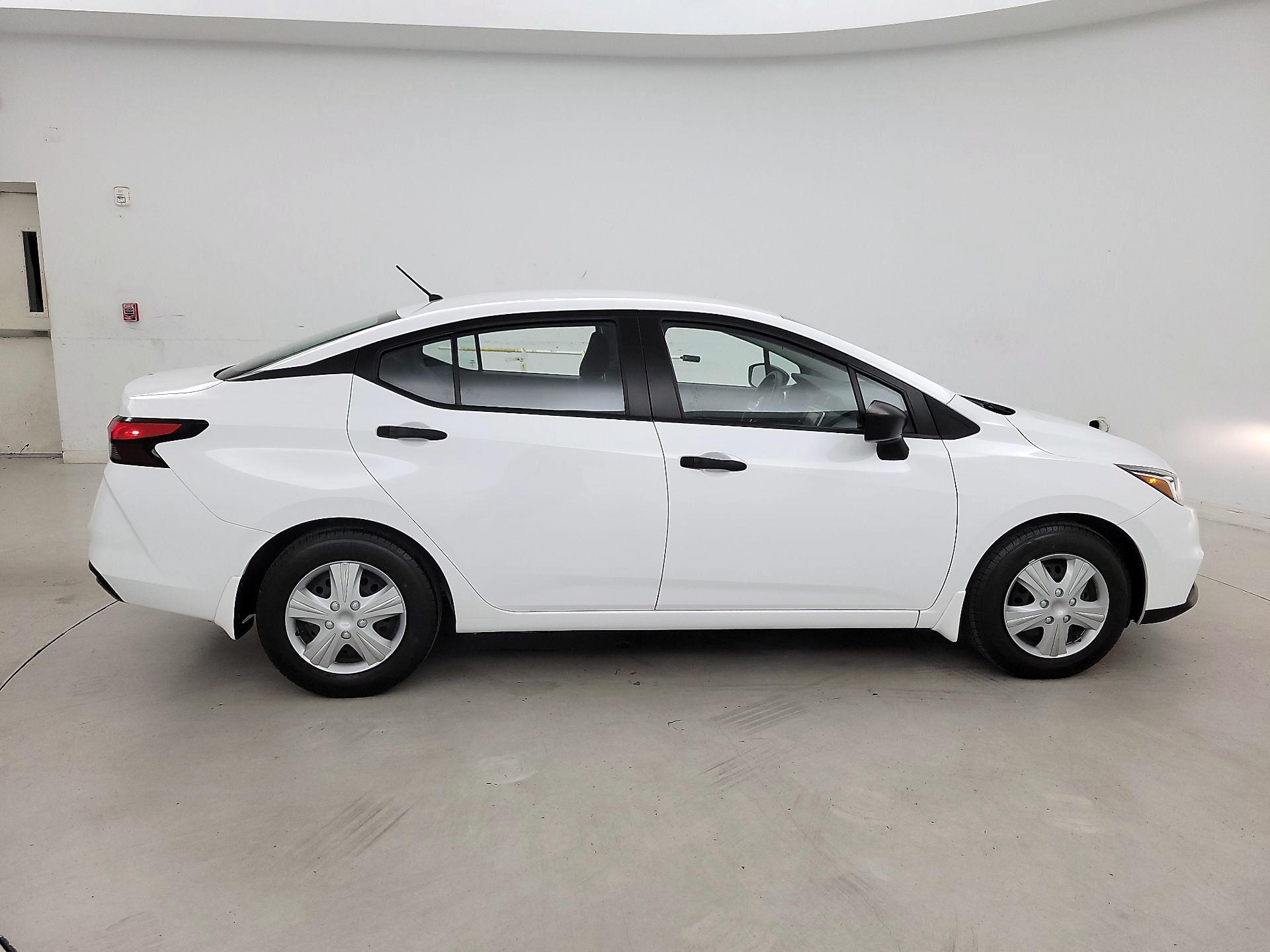 Thumbnail: 2022 Nissan Versa - 4