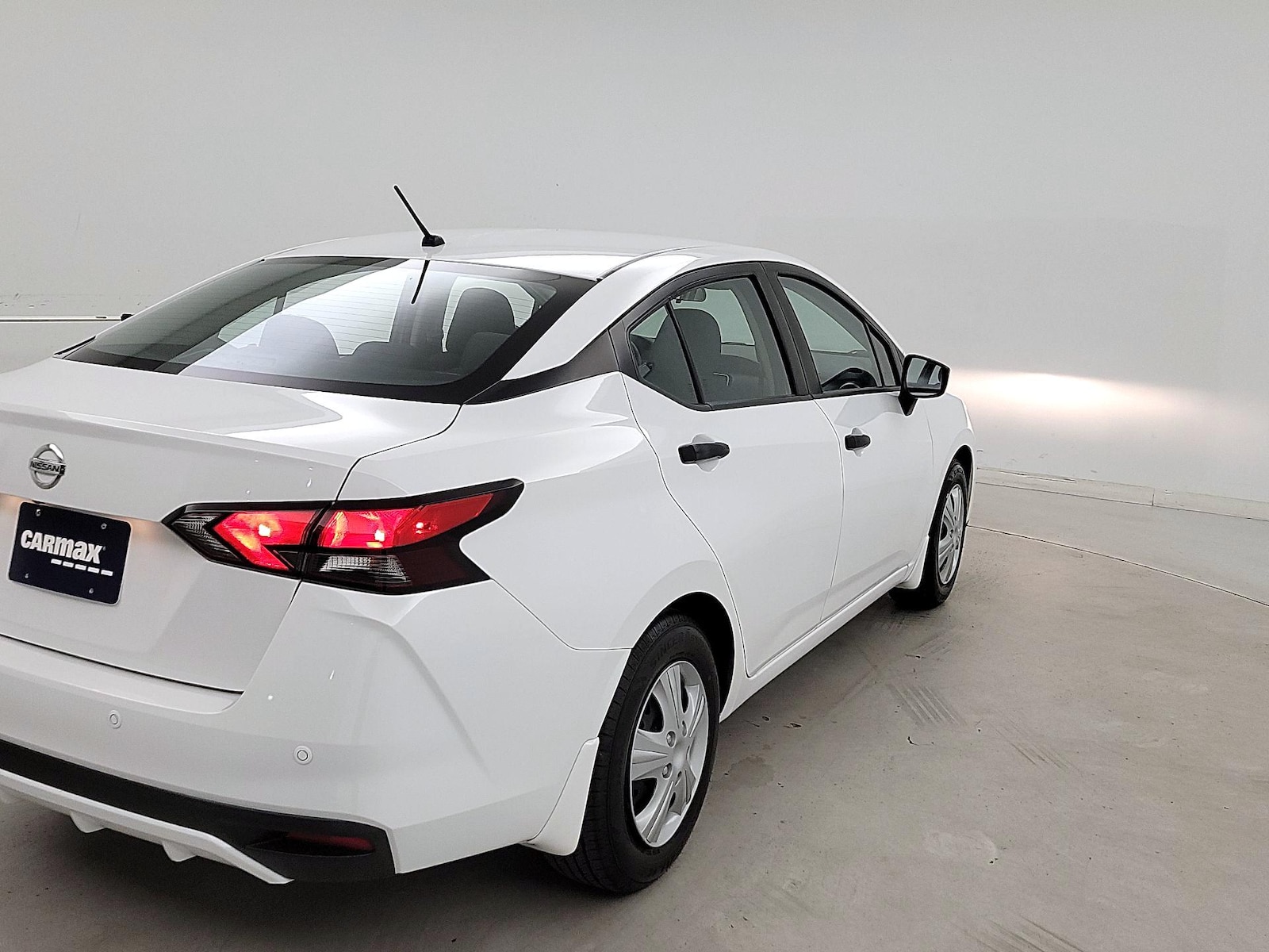 2022 Nissan Versa Sedan S - Photo 5