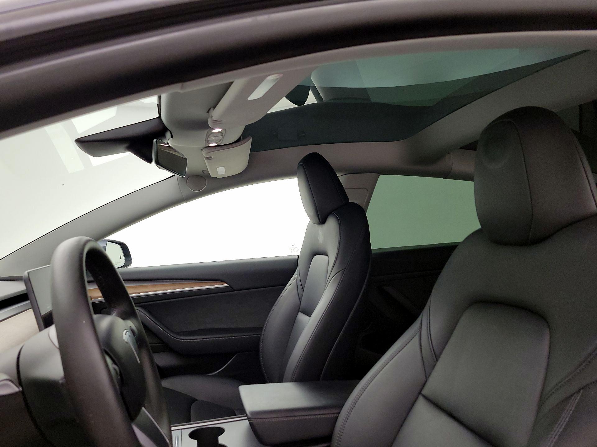 Thumbnail: 2023 Tesla Model 3 - 18