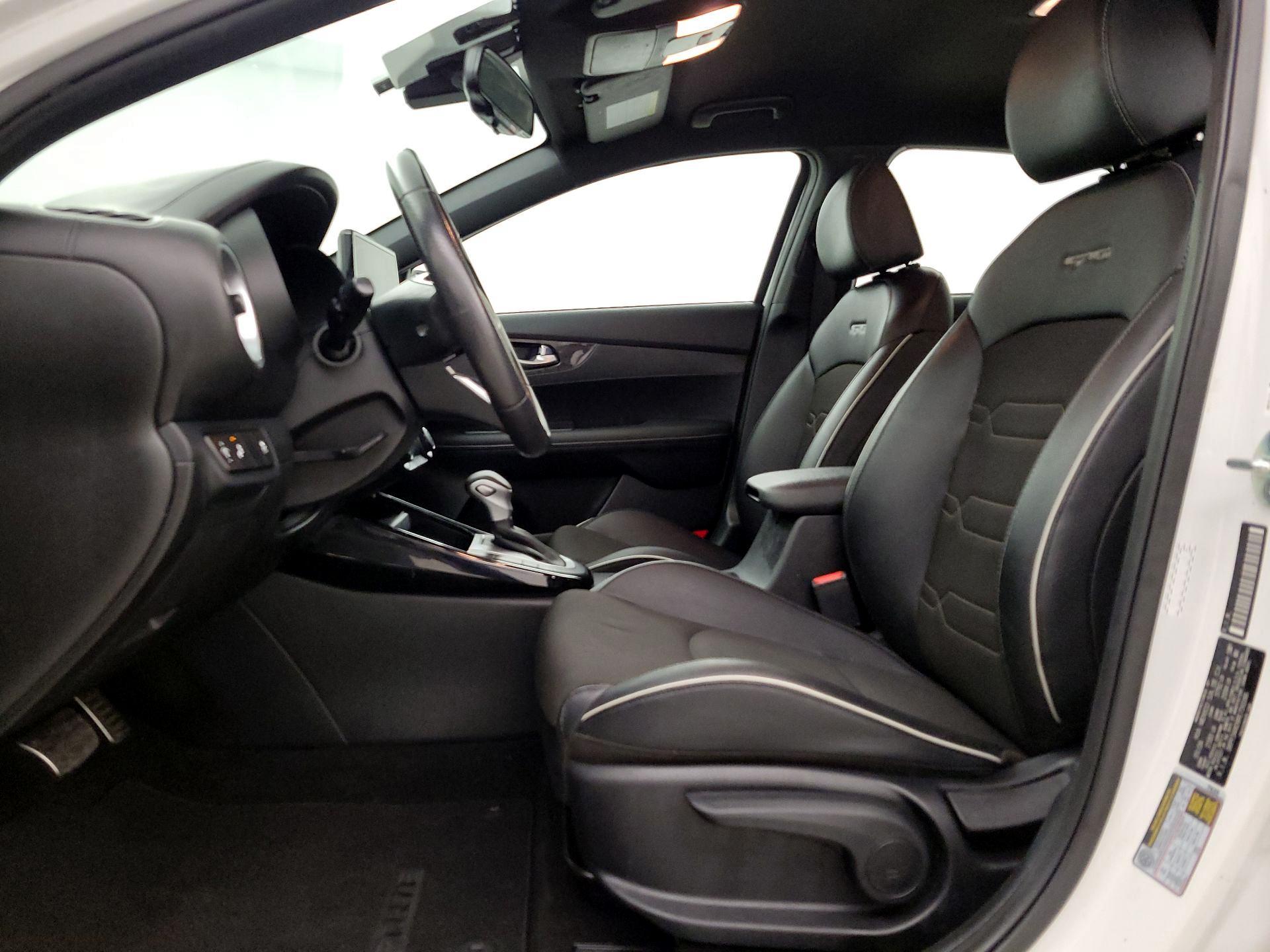 Thumbnail: 2024 Kia Forte - 11