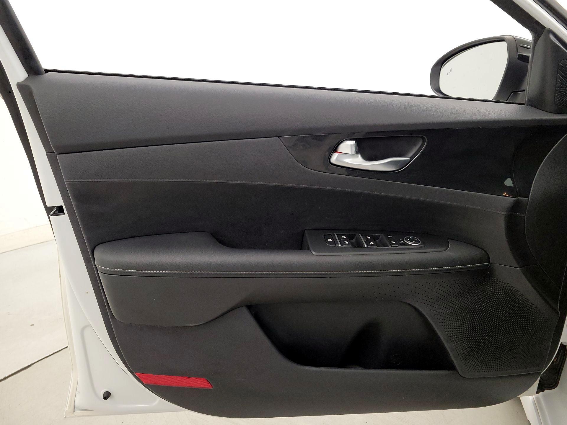 Thumbnail: 2024 Kia Forte - 12
