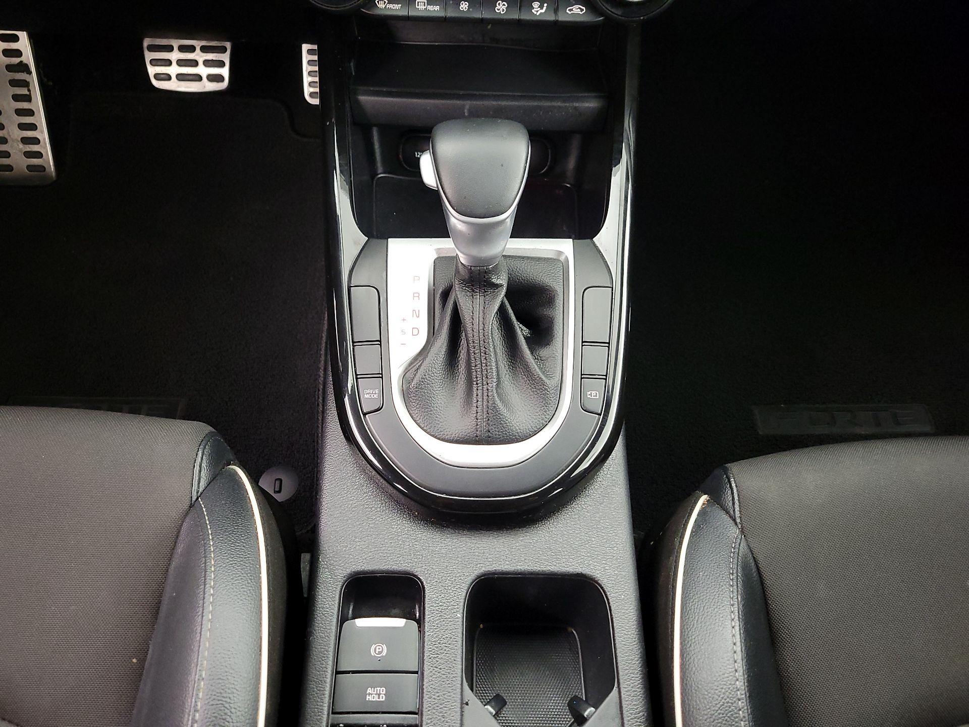 Thumbnail: 2024 Kia Forte - 18