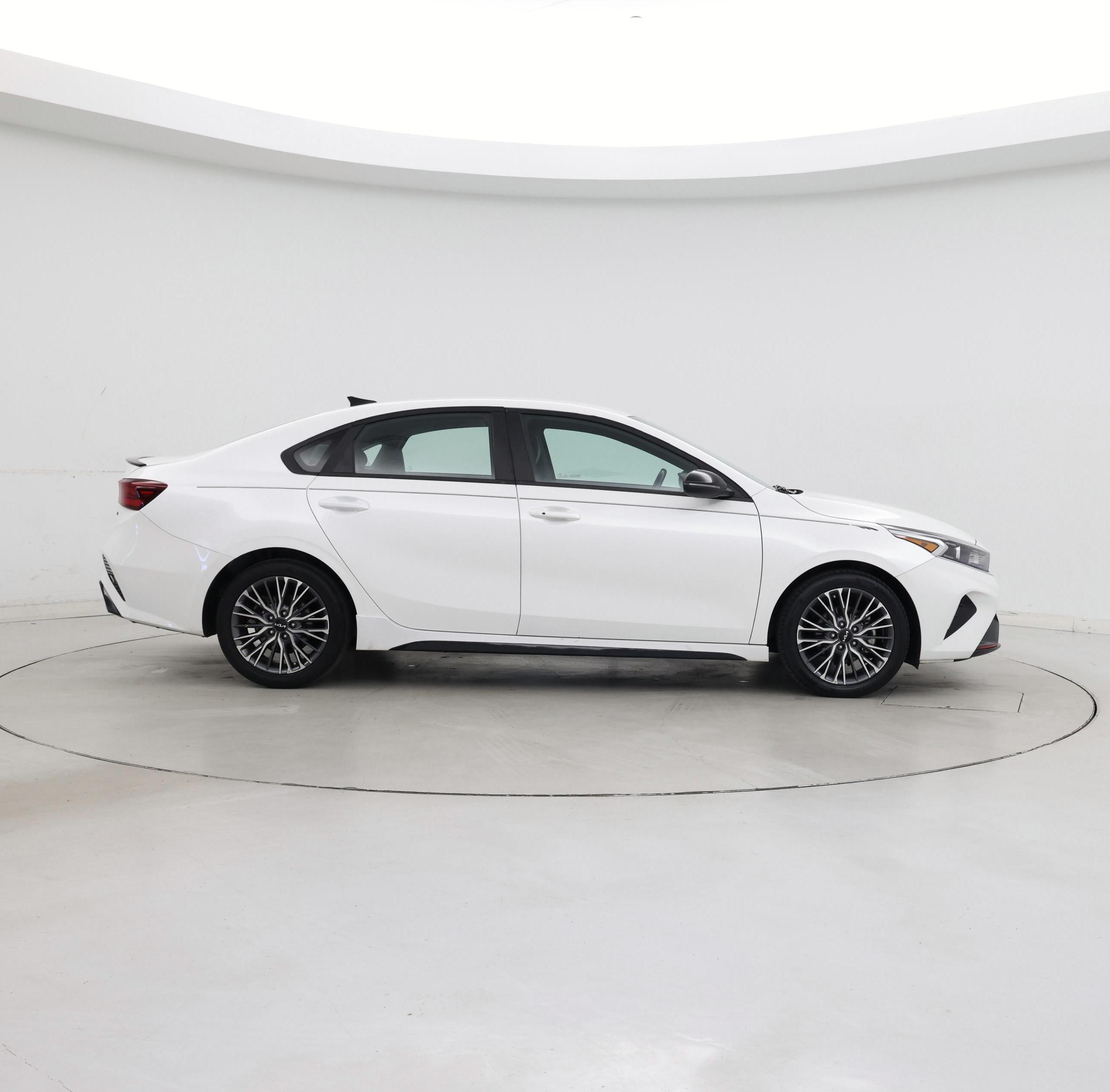 Thumbnail: 2024 Kia Forte - 7