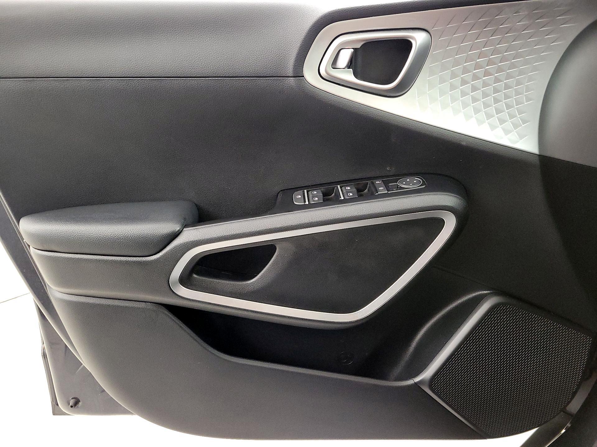 Thumbnail: 2020 Kia Soul - 12