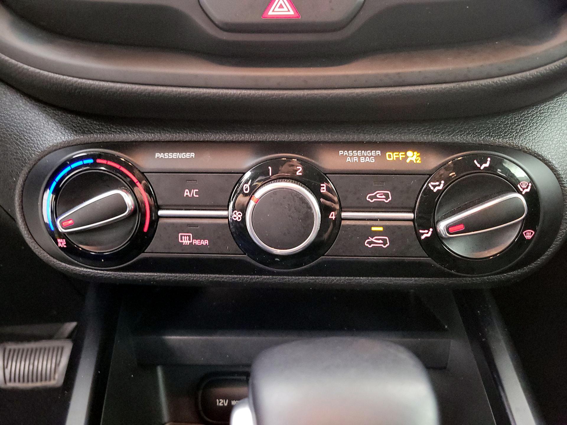 Thumbnail: 2020 Kia Soul - 16