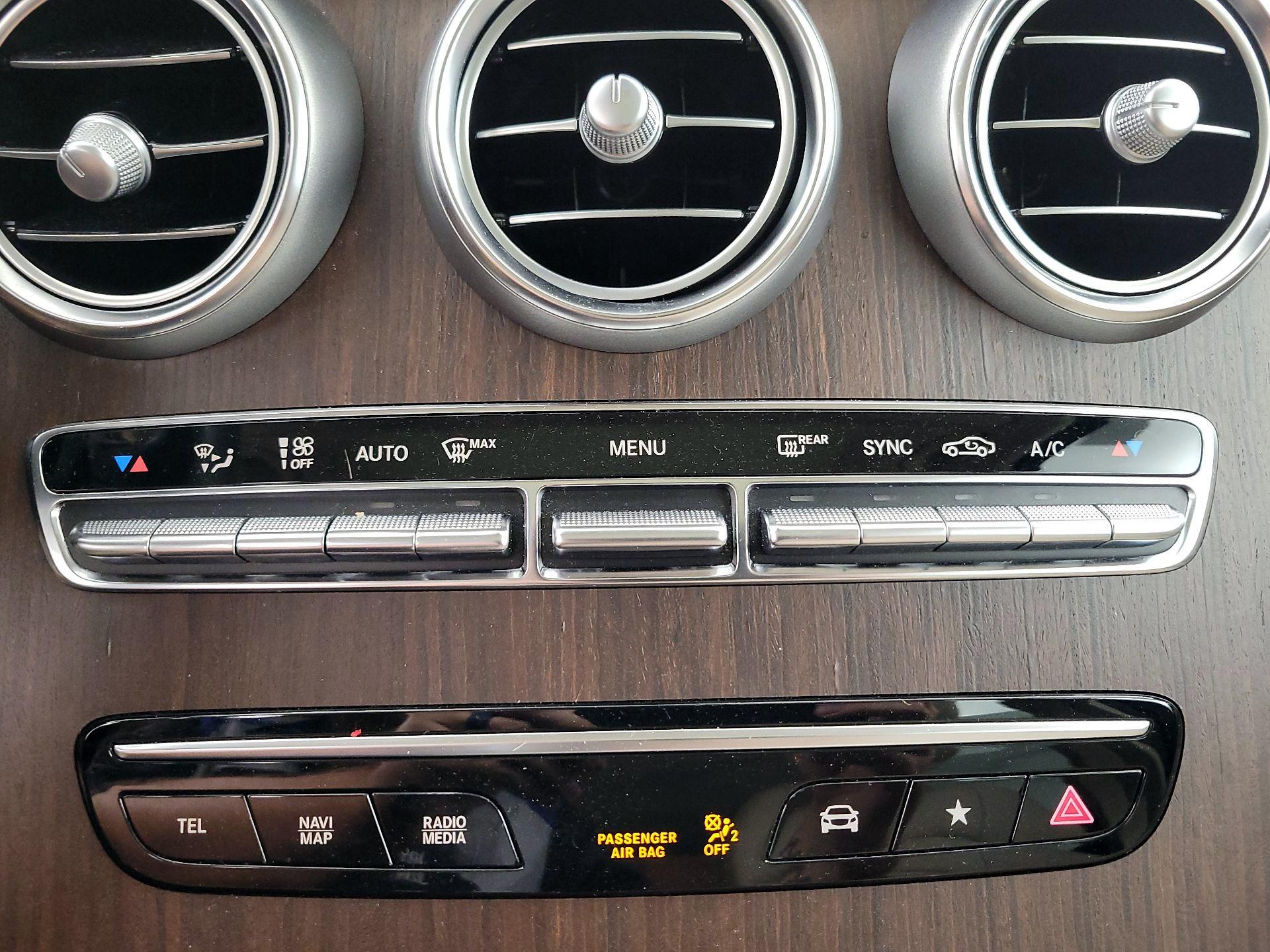 Thumbnail: 2022 Mercedes-Benz GLC - 16