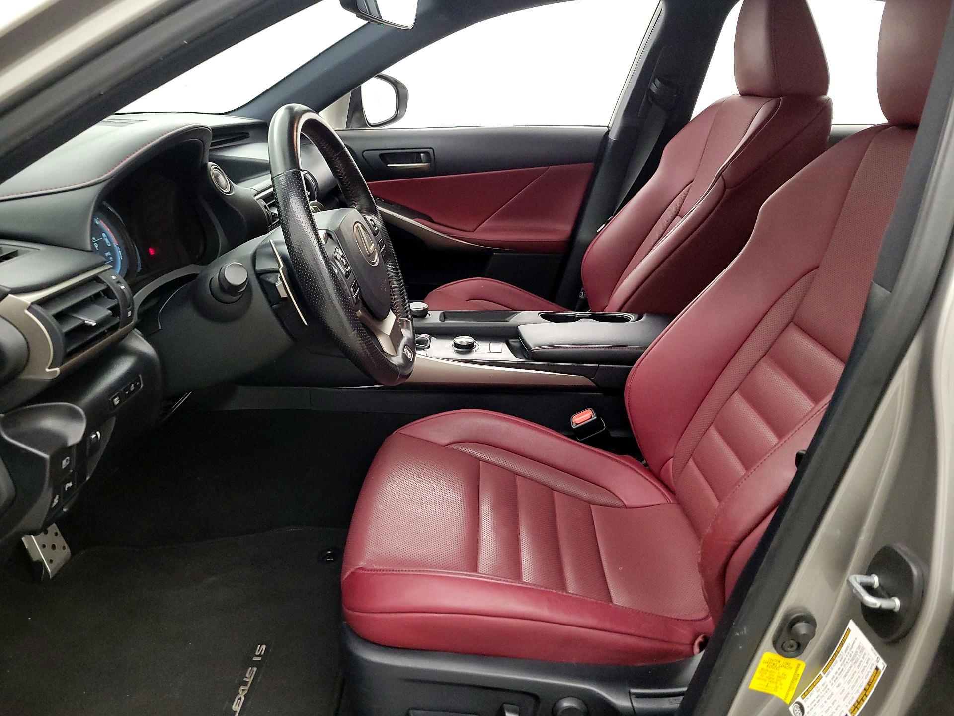 Thumbnail: 2019 Lexus IS - 11