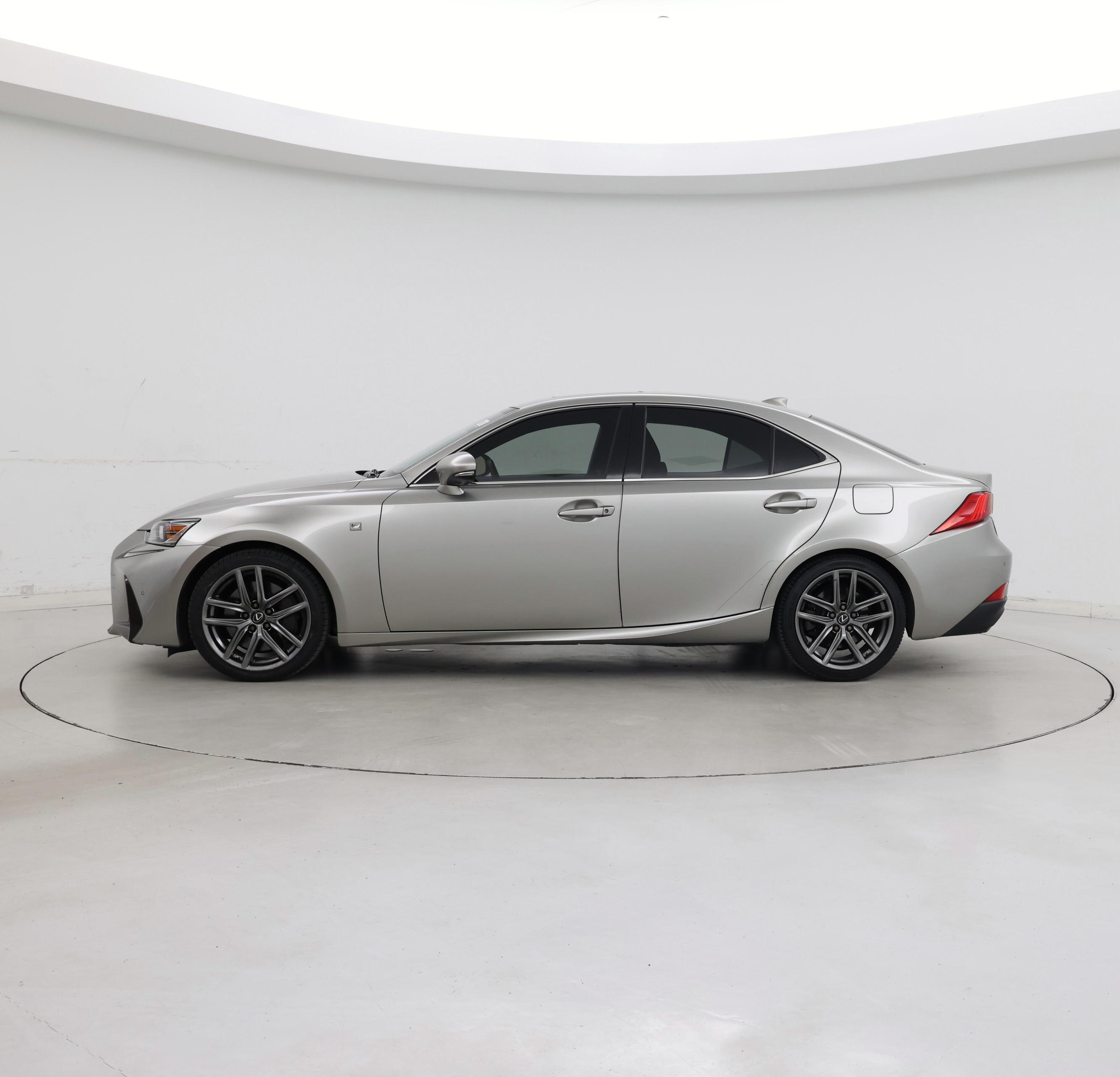 Thumbnail: 2019 Lexus IS - 3